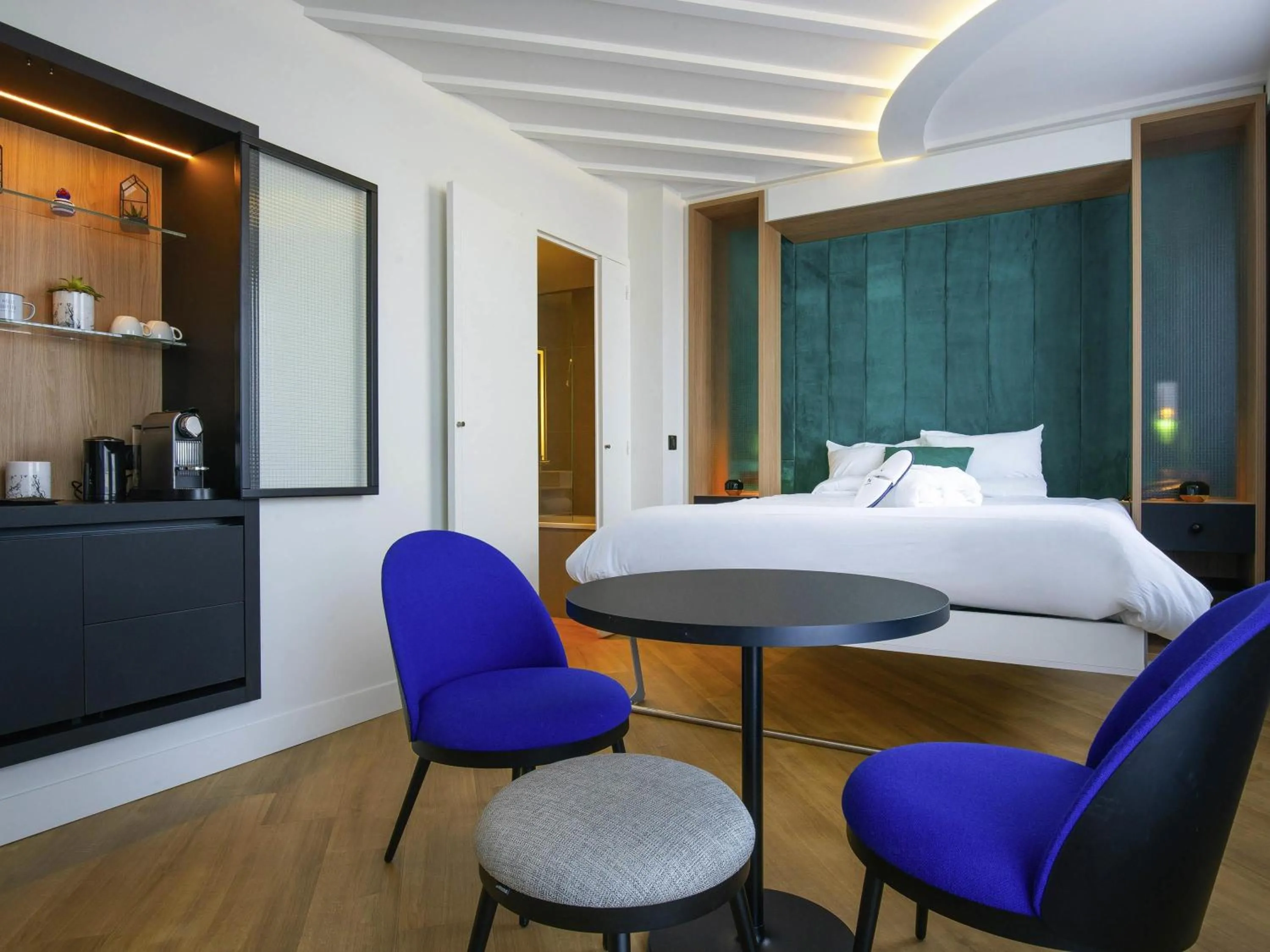 Bedroom, Bed in Novotel Paris Centre Gare Montparnasse
