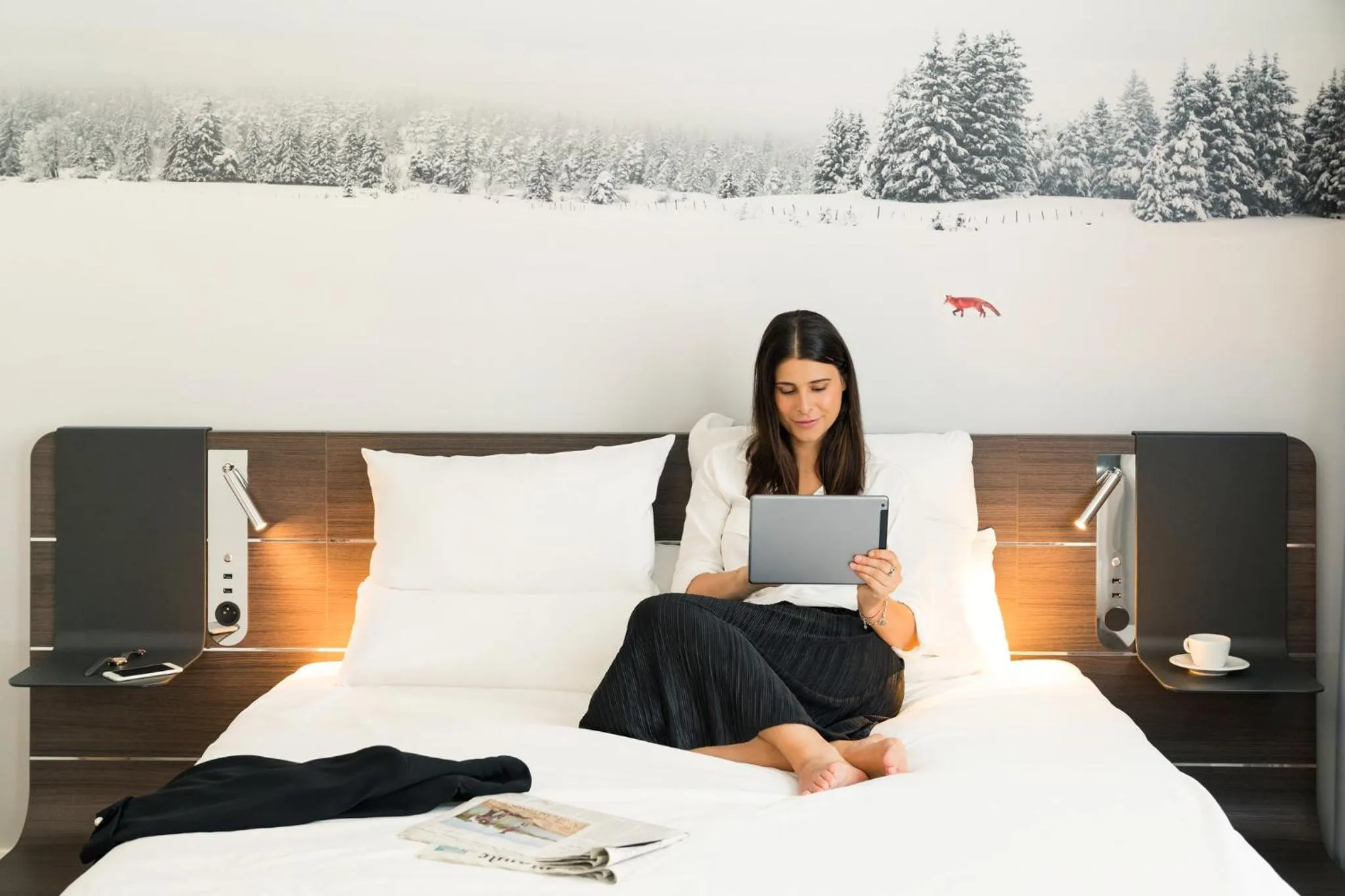 People, Bed in Novotel Paris Centre Gare Montparnasse