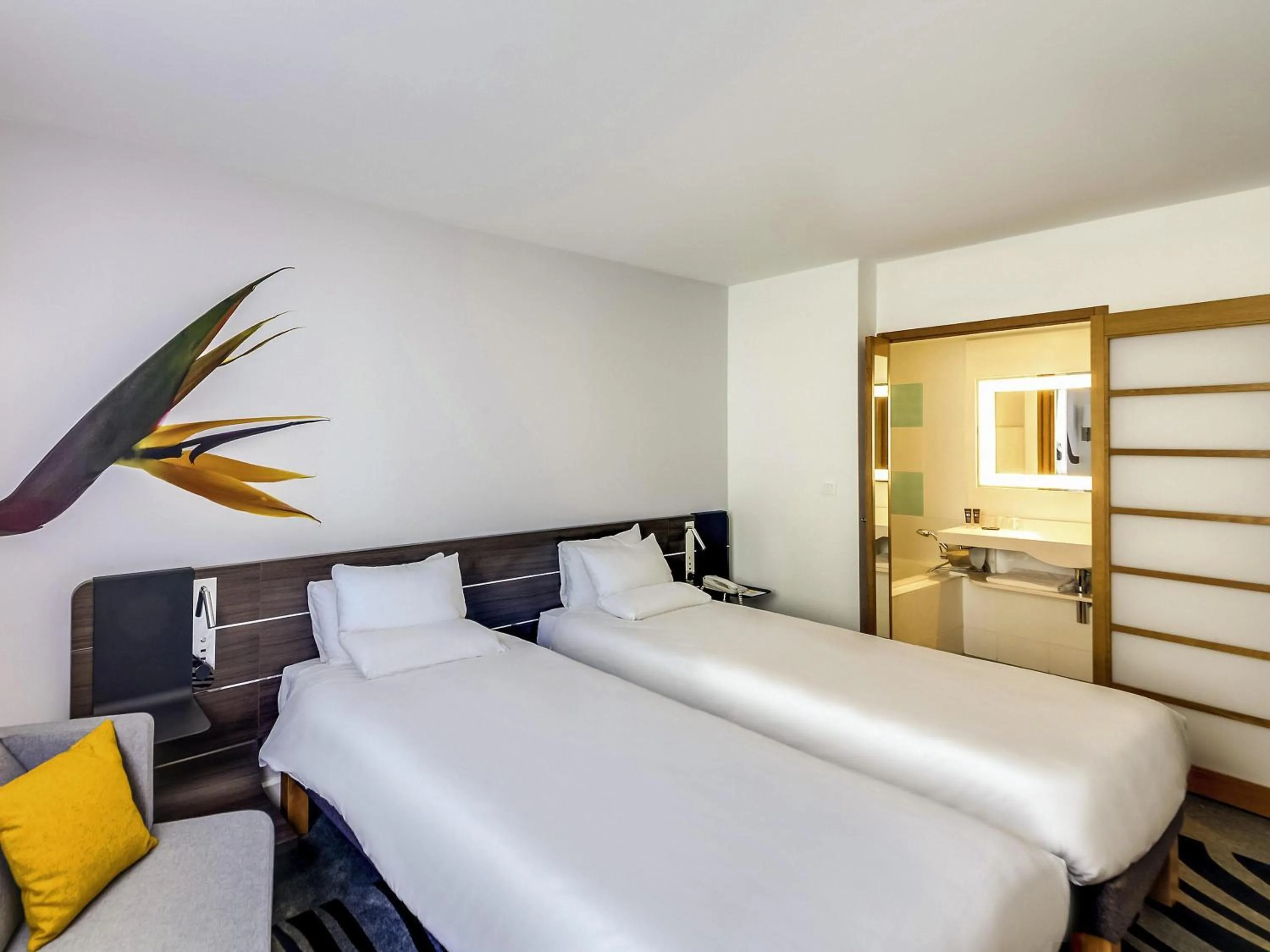 Bedroom, Bed in Novotel Paris Centre Gare Montparnasse