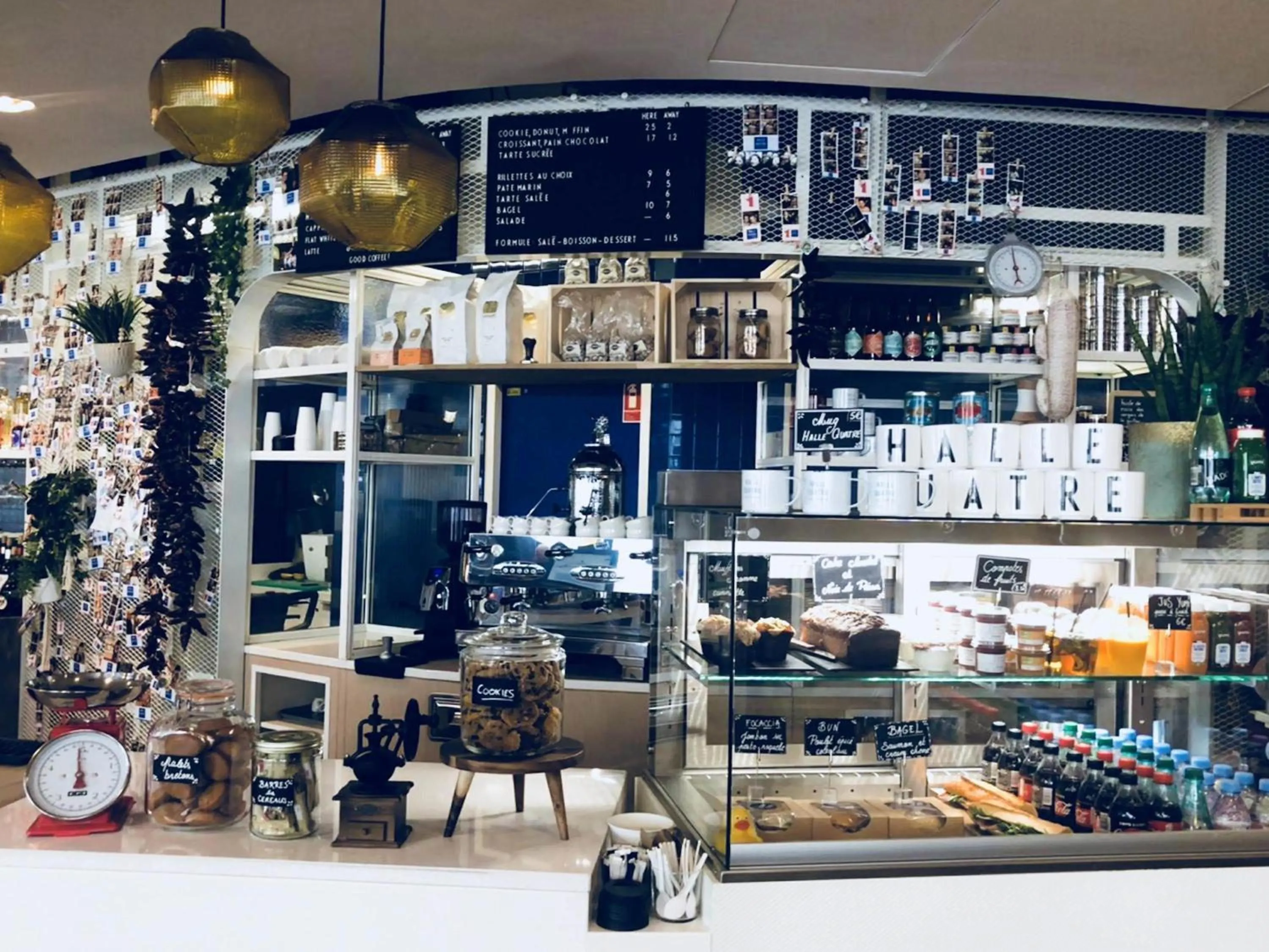 Restaurant/places to eat in Novotel Paris Centre Gare Montparnasse