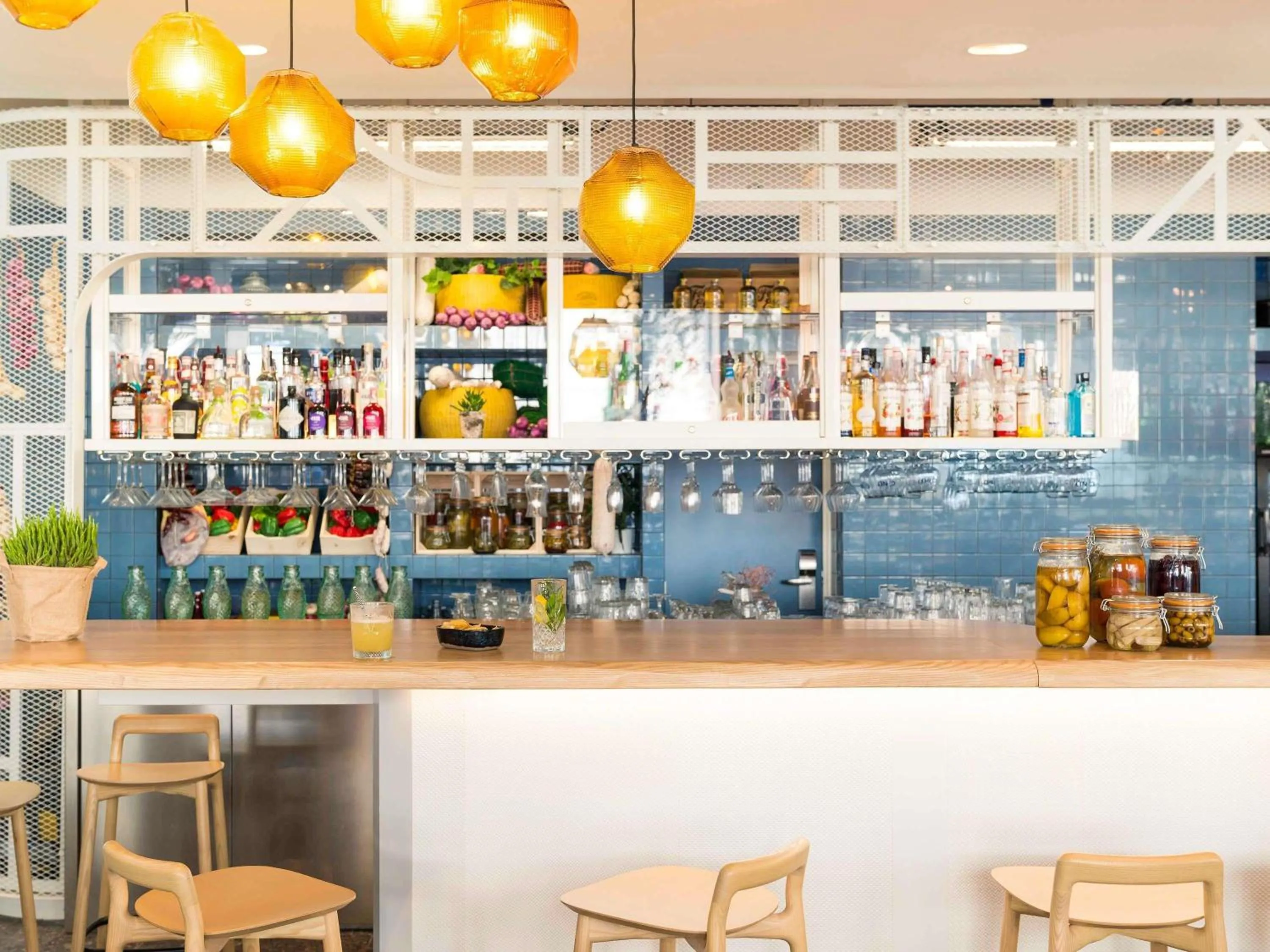 Lounge or bar in Novotel Paris Centre Gare Montparnasse