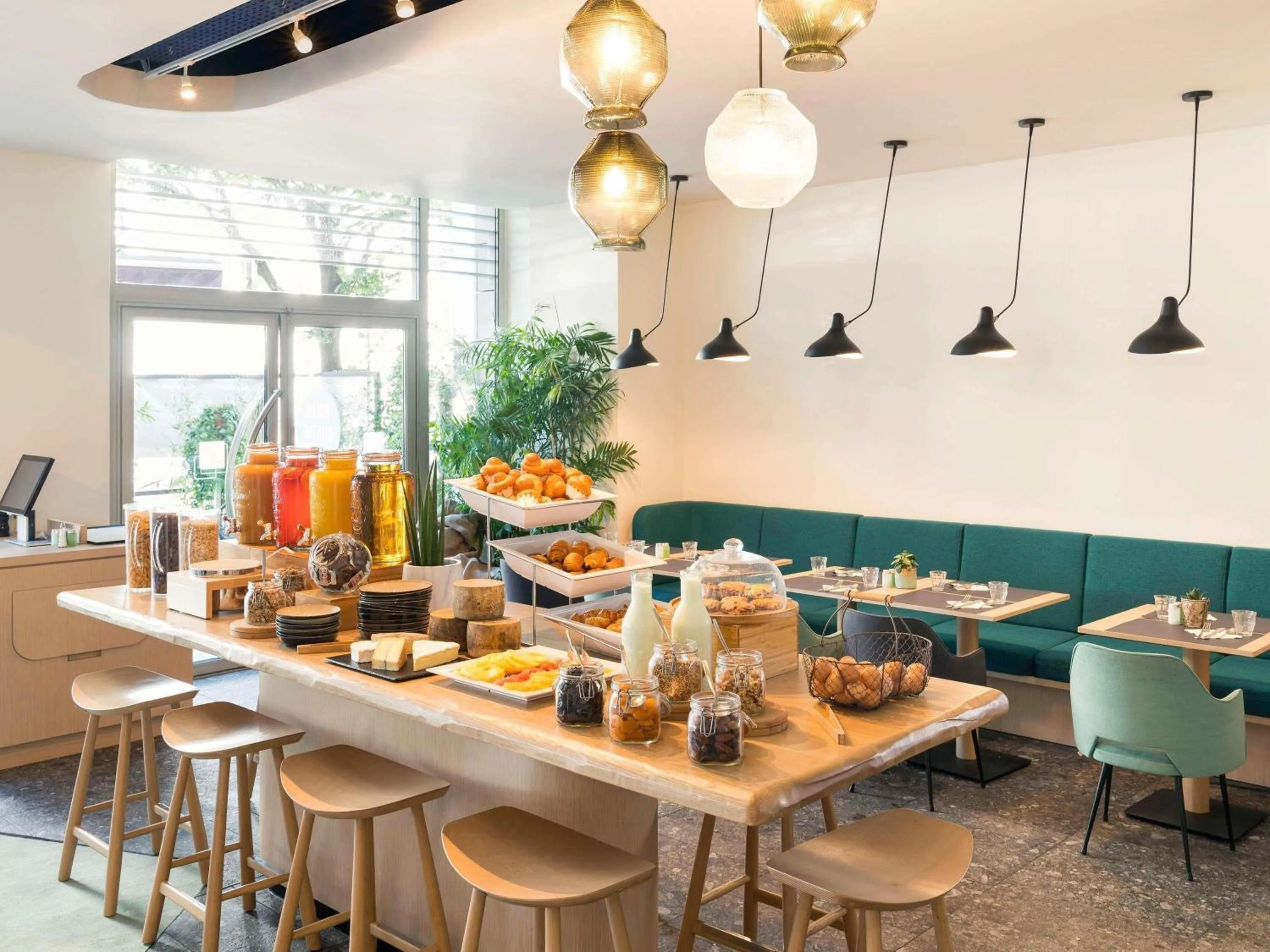 Restaurant/places to eat in Novotel Paris Centre Gare Montparnasse