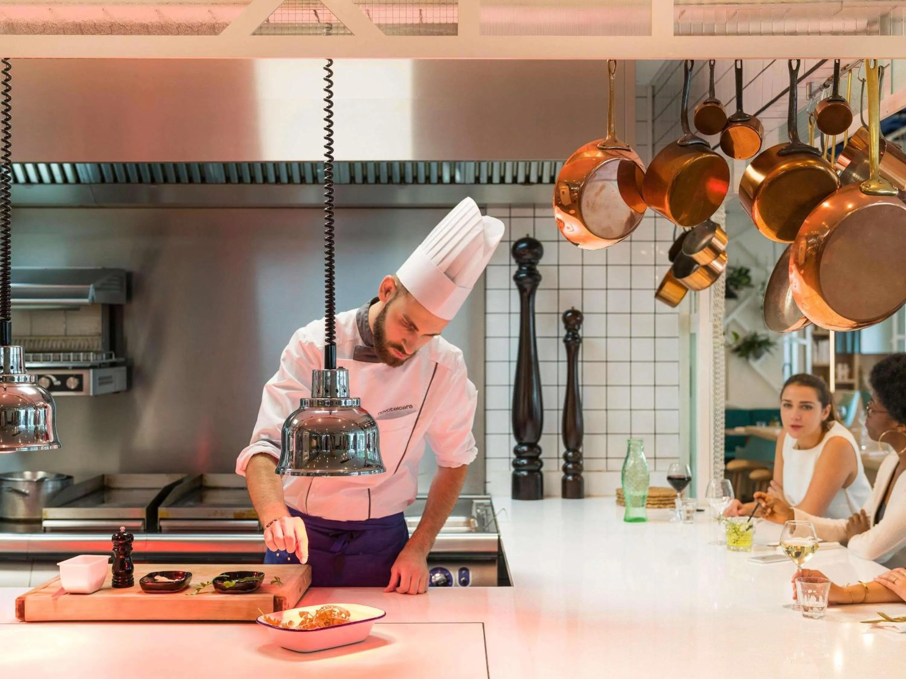 Restaurant/places to eat in Novotel Paris Centre Gare Montparnasse