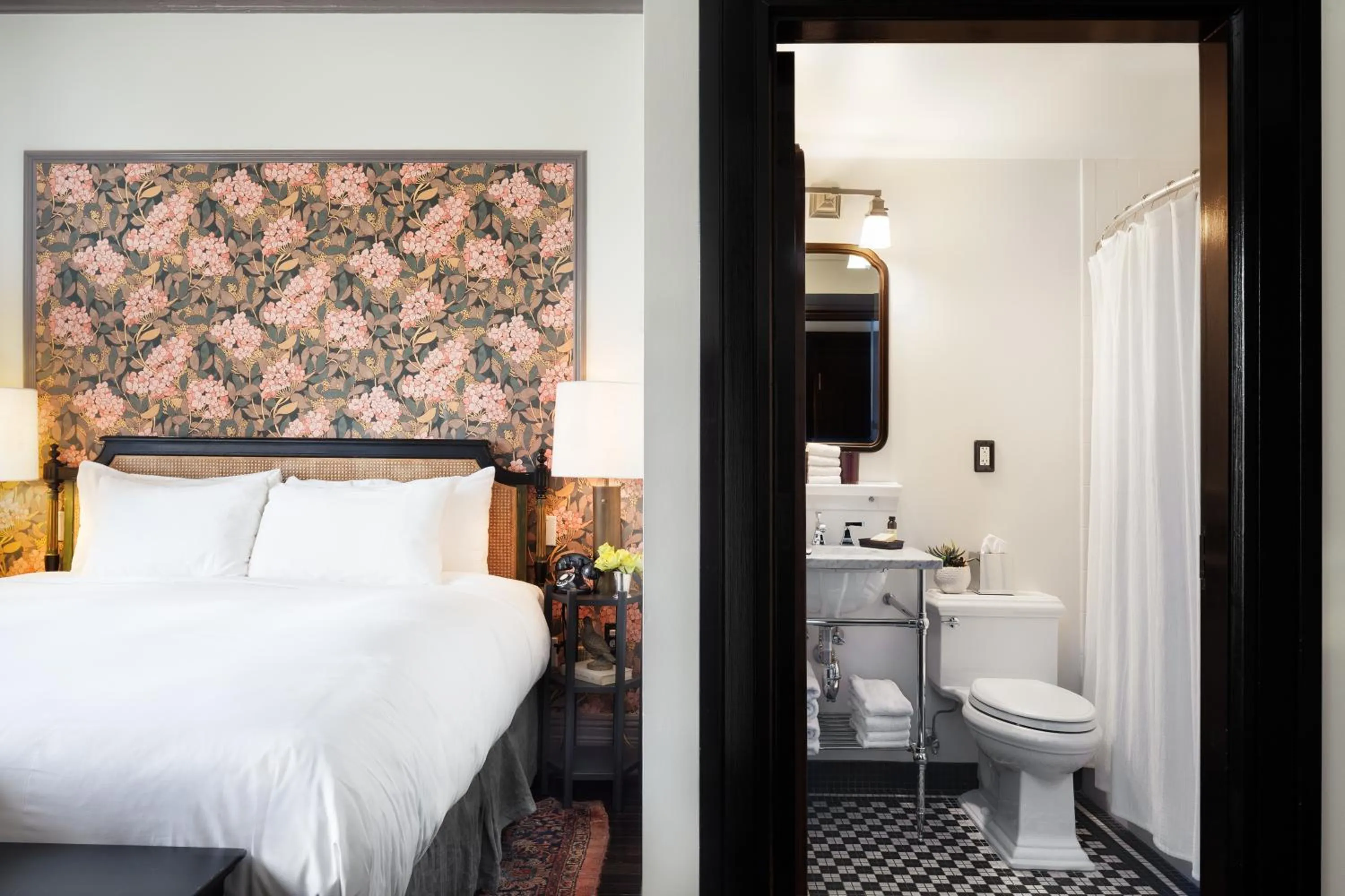 Bathroom, Bed in The High Line Hotel