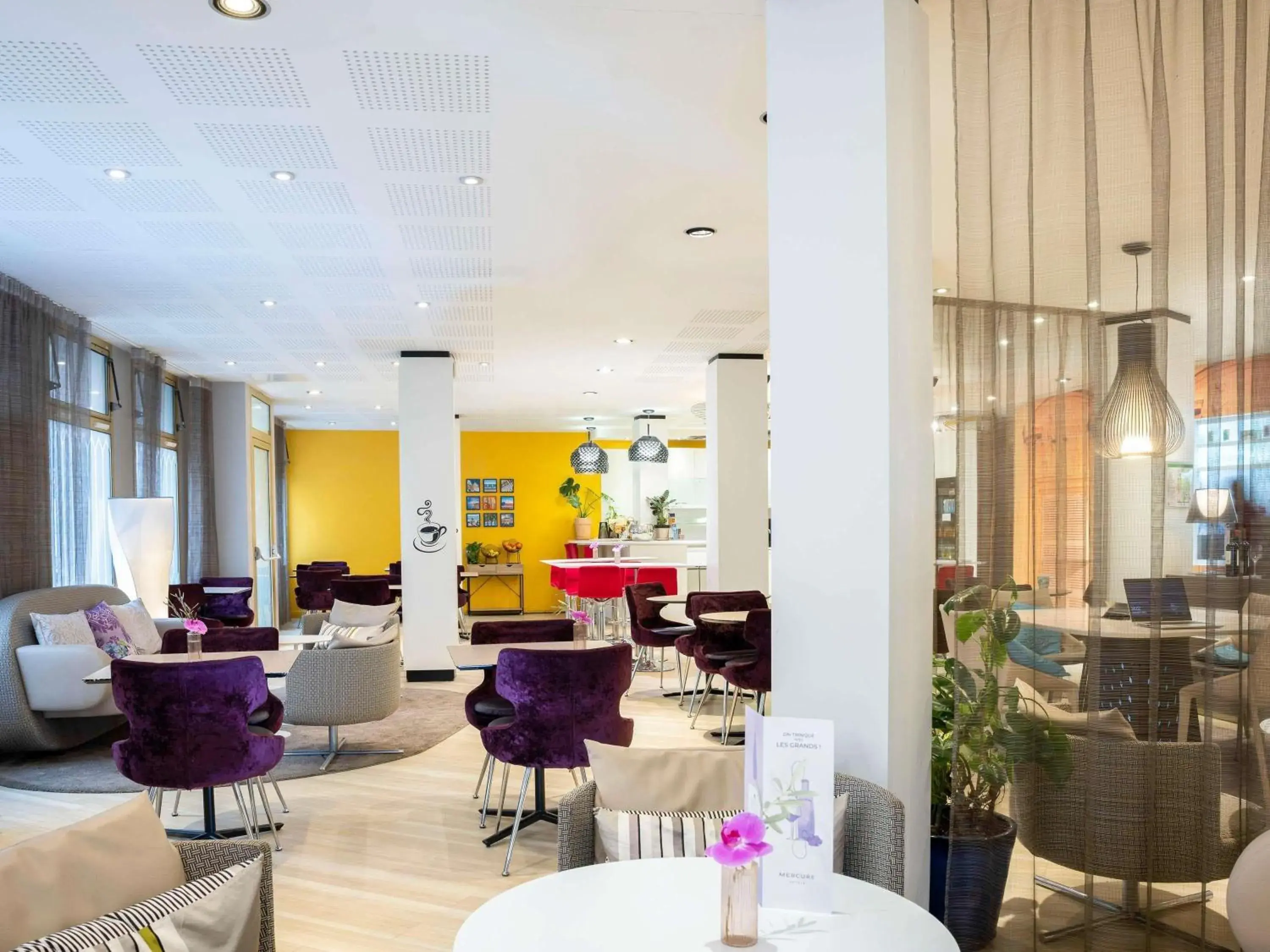 Lounge or bar in Mercure Nice Centre Grimaldi Lounge or bar in Mercure Nice Centre Grimaldi