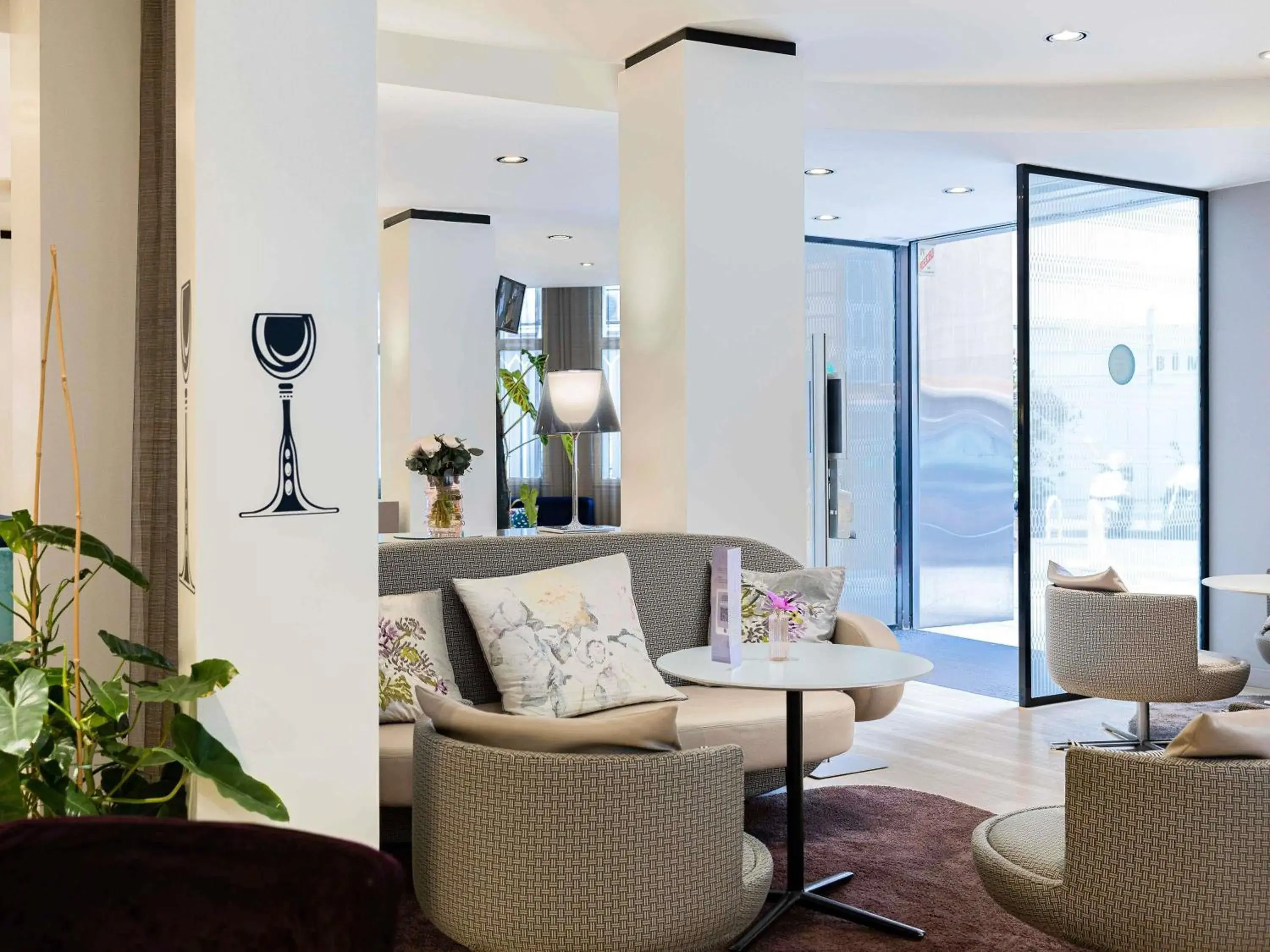 Lounge or bar in Mercure Nice Centre Grimaldi Lounge or bar in Mercure Nice Centre Grimaldi