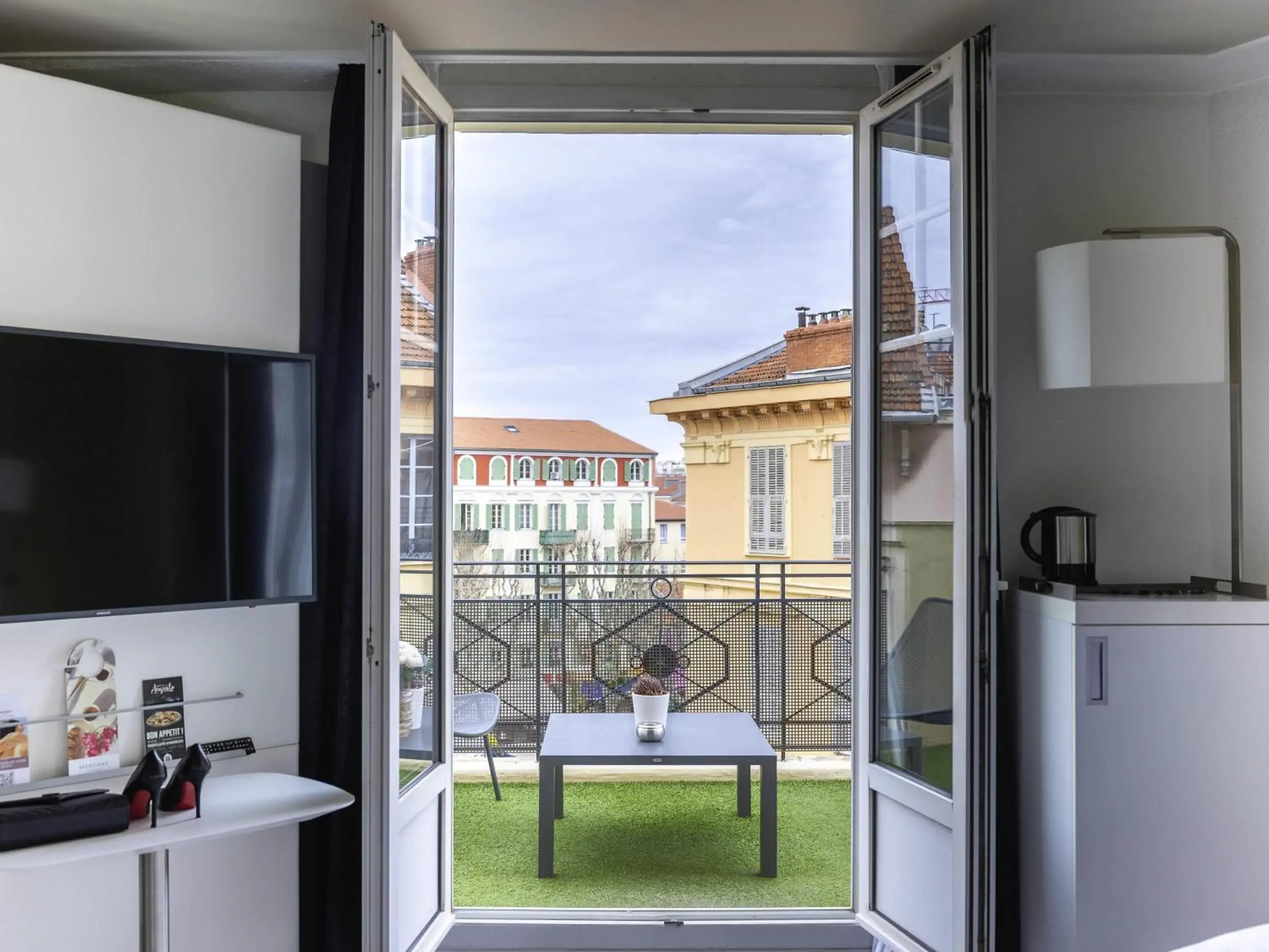 Bedroom in Mercure Nice Centre Grimaldi Bedroom in Mercure Nice Centre Grimaldi