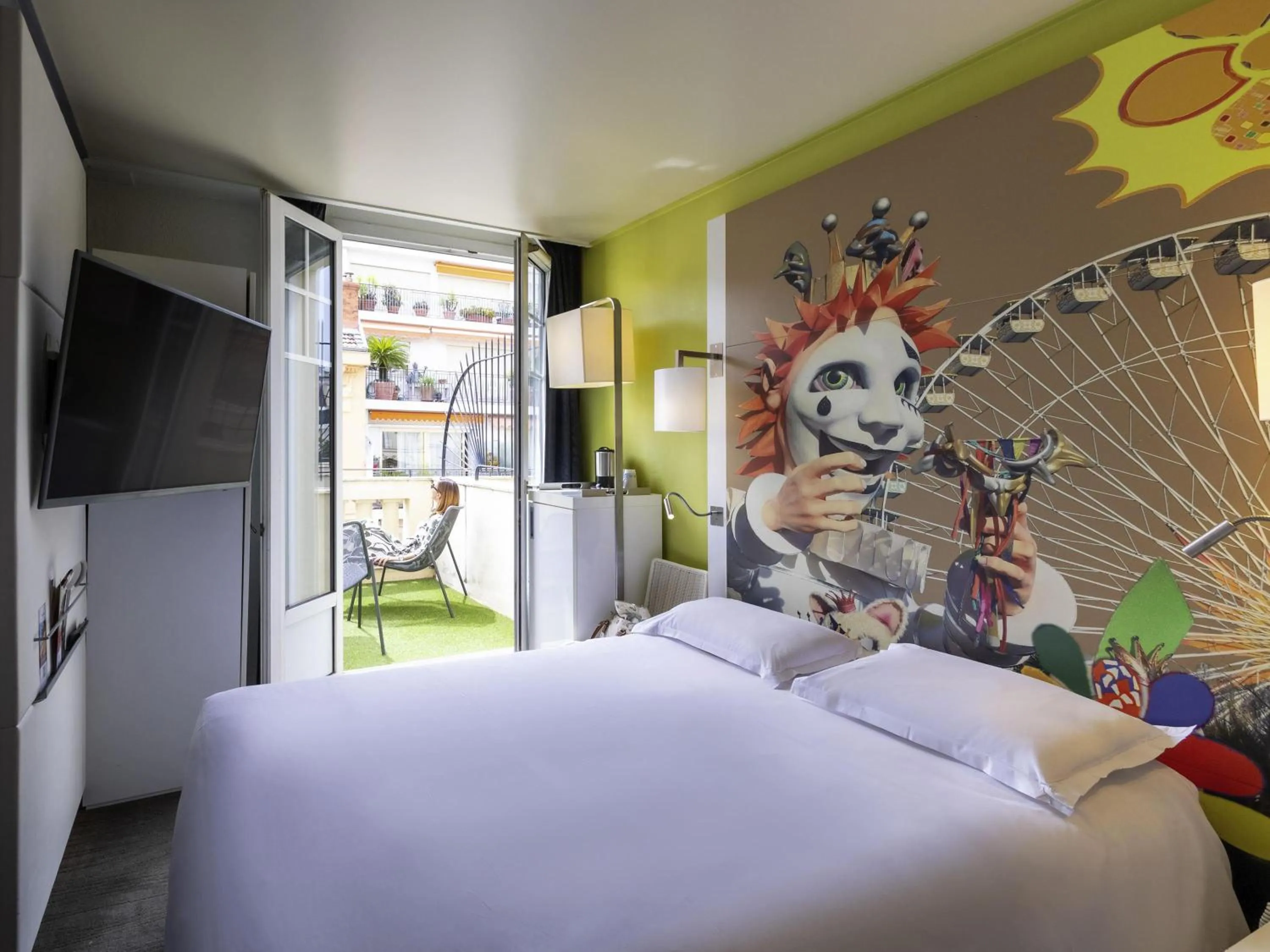 Property building, Bed in Mercure Nice Centre Grimaldi