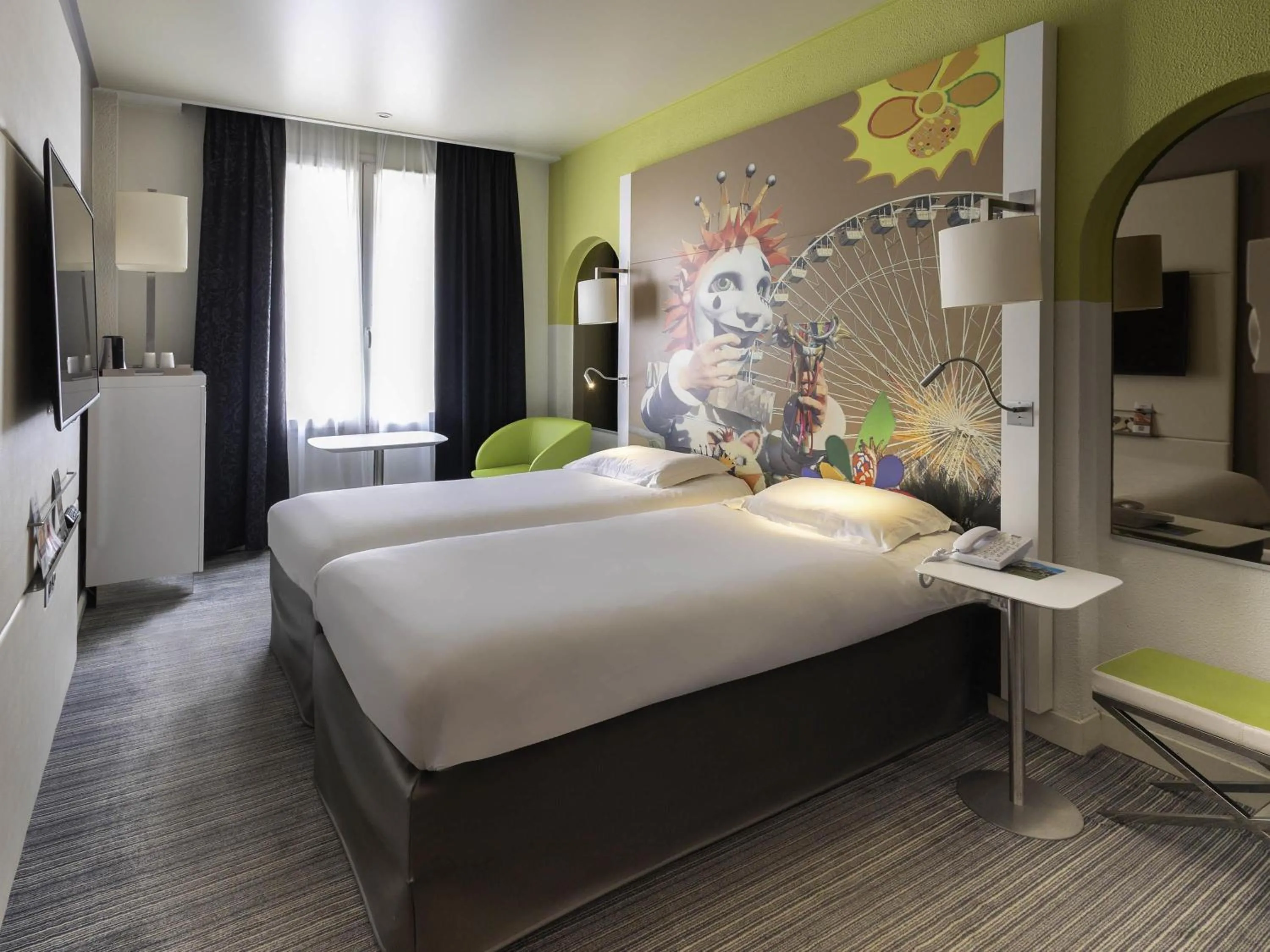 Bedroom, Bed in Mercure Nice Centre Grimaldi