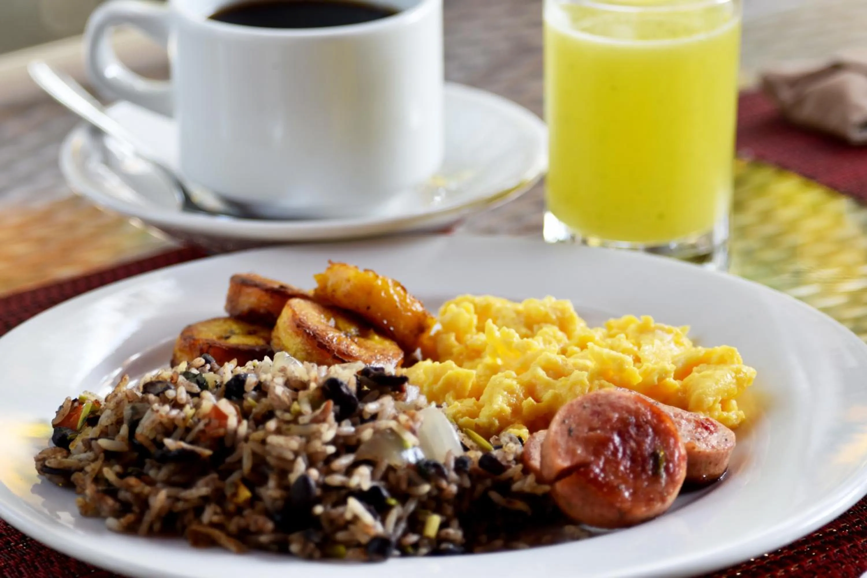 Buffet breakfast in Hotel Arenal Country Inn