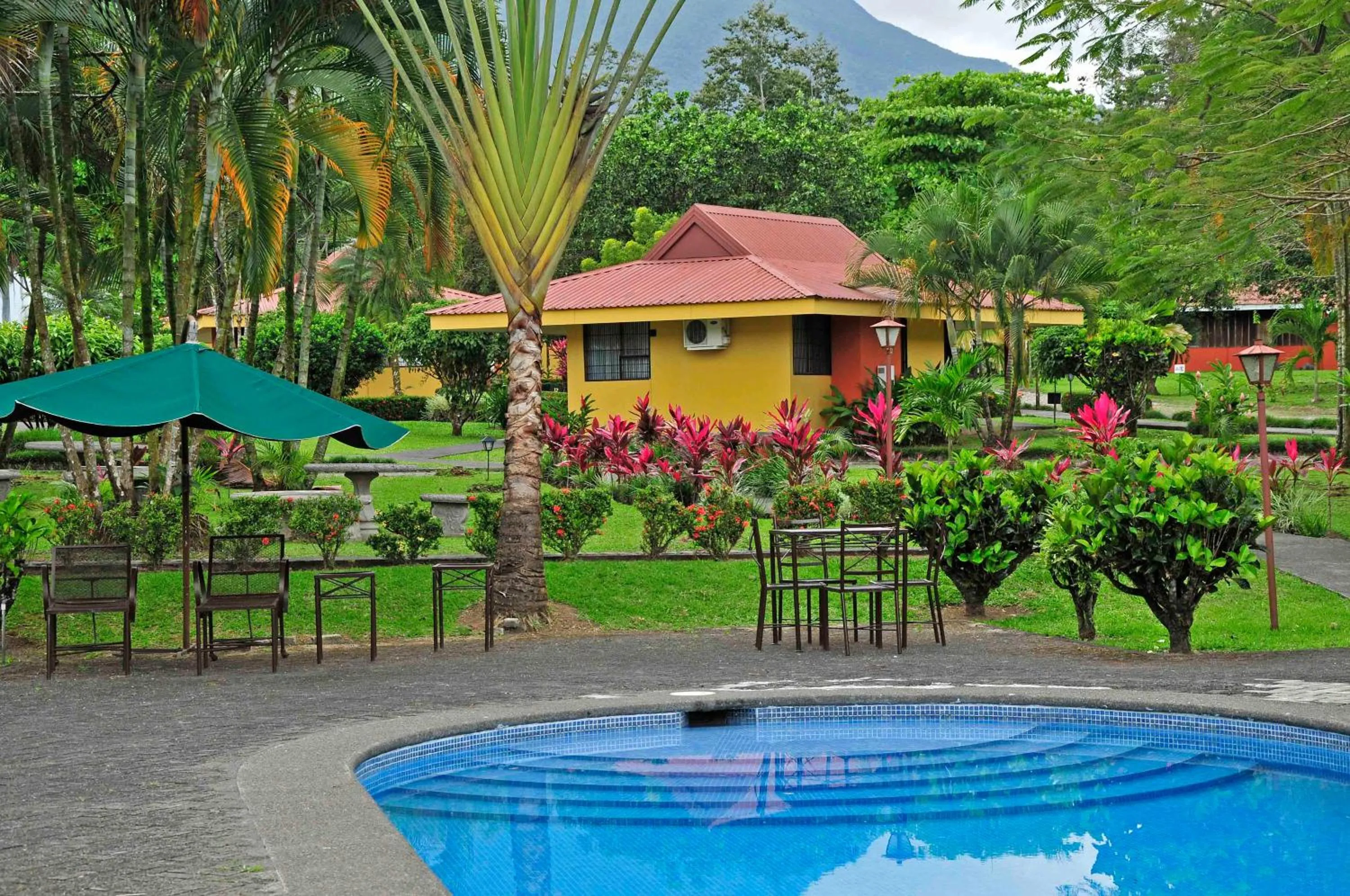 Patio in Hotel Arenal Country Inn