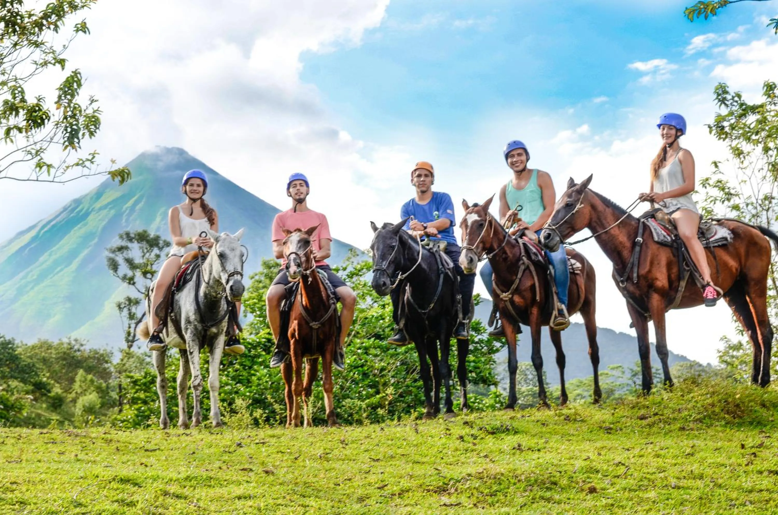 Horse-riding in Hotel Arenal Country Inn