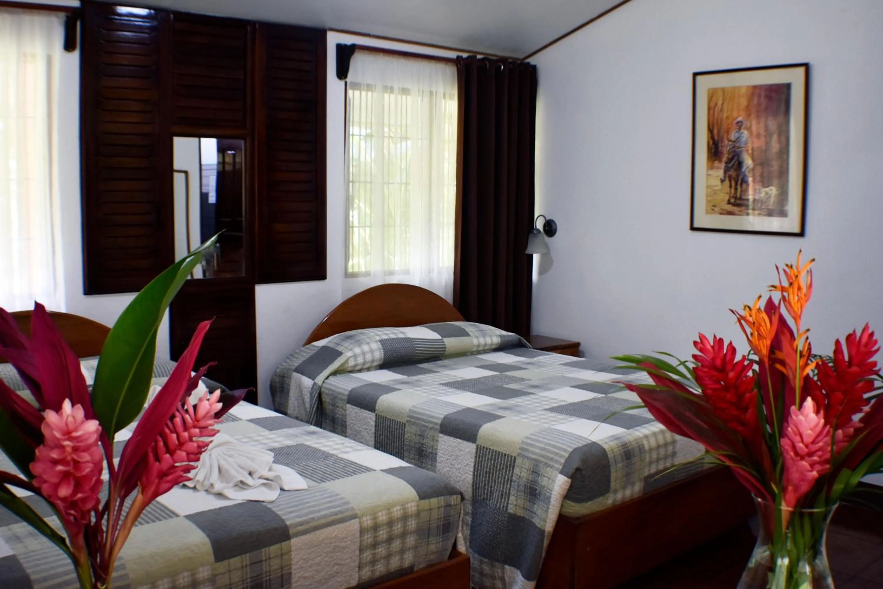 Bed in Hotel Arenal Country Inn