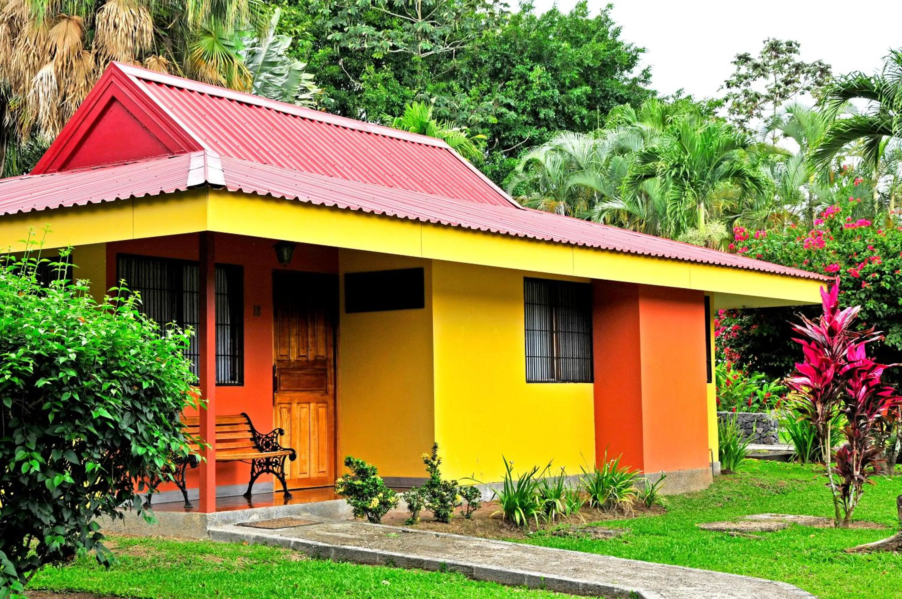 Property building in Hotel Arenal Country Inn