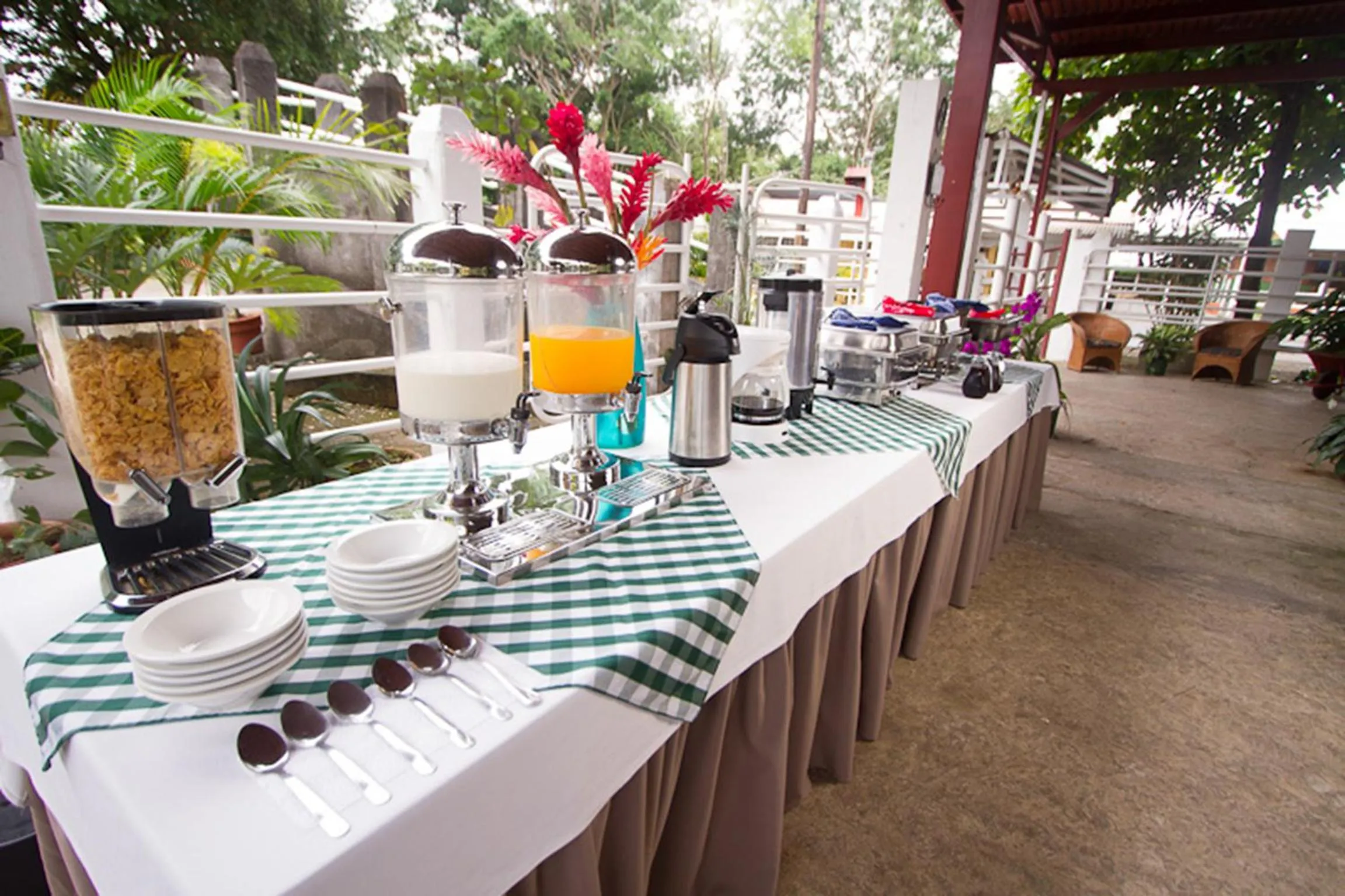 Food in Hotel Arenal Country Inn