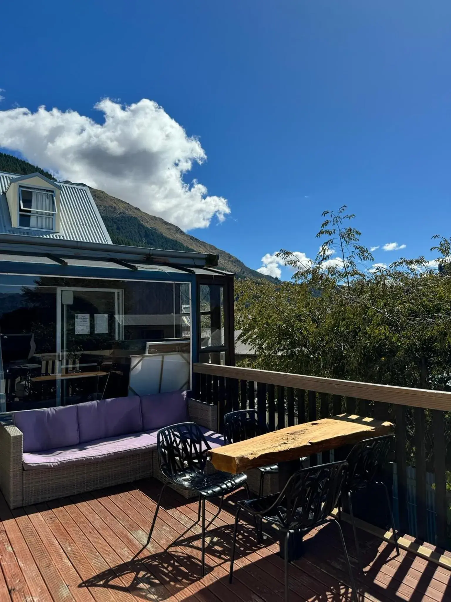 Property building in Southern Laughter Backpackers Property building in Southern Laughter Backpackers