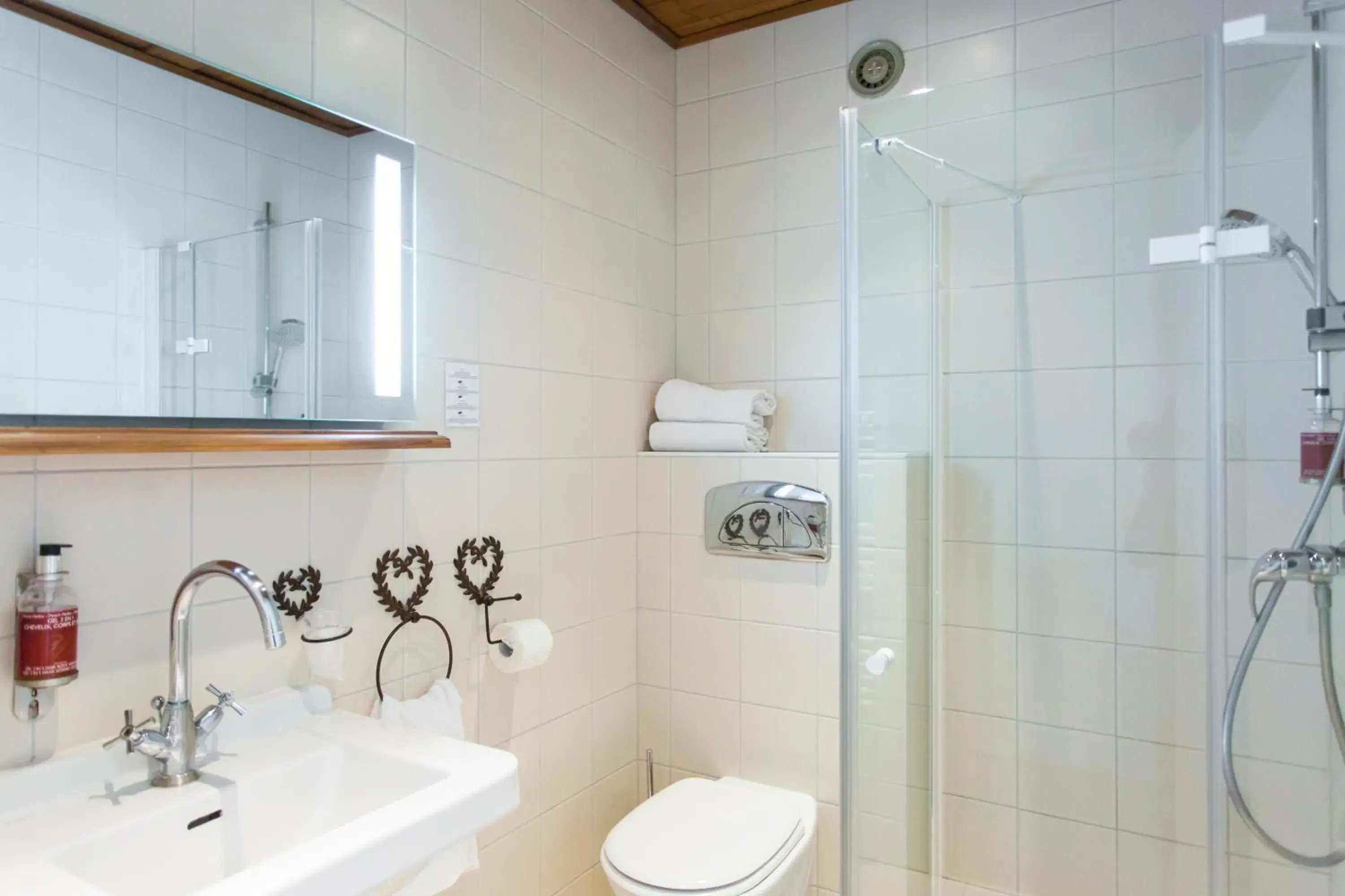 Classic Twin Room in Le Domaine de Rouffach Classic Twin Room in Le Domaine de Rouffach