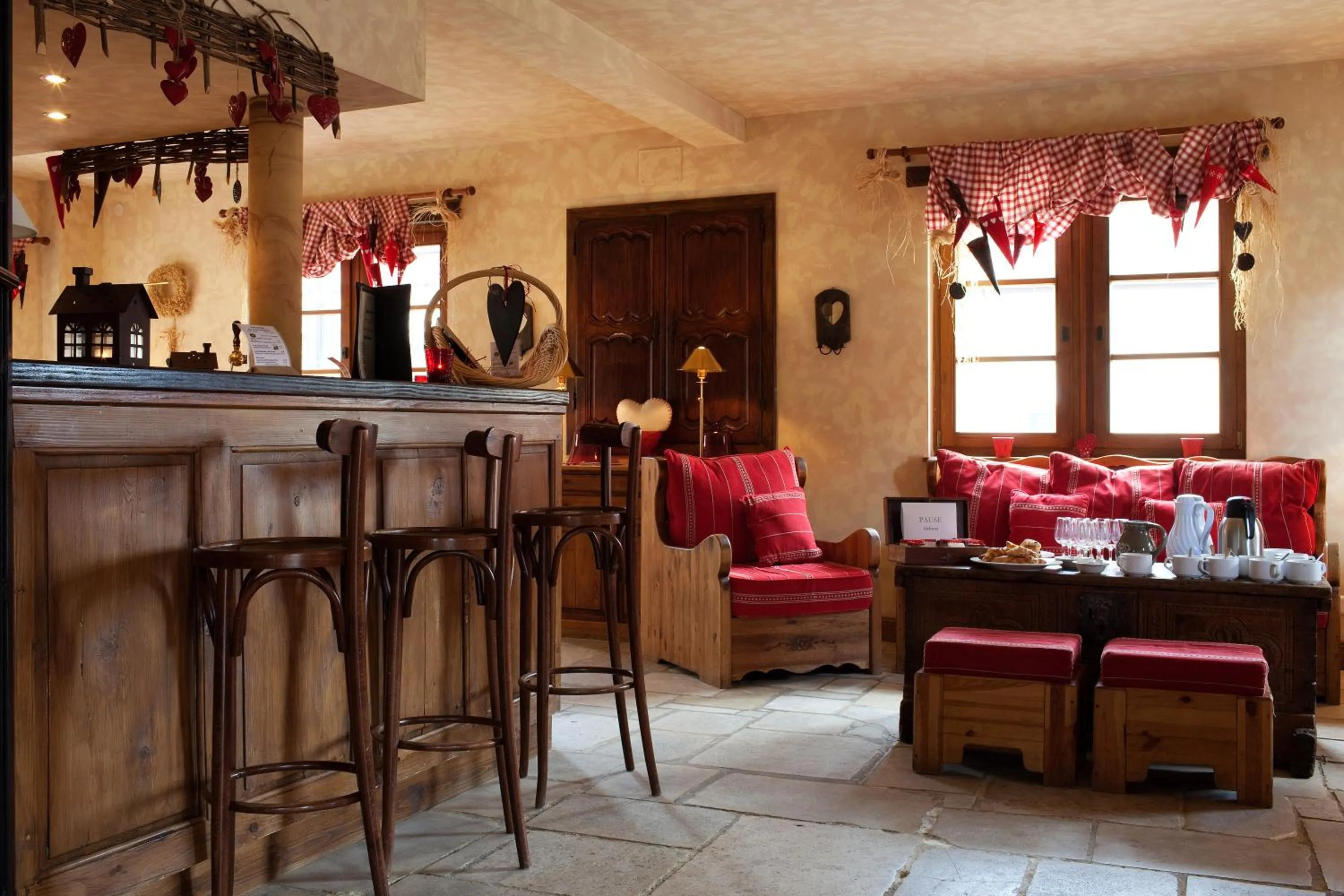 Communal lounge/ TV room in Le Domaine de Rouffach