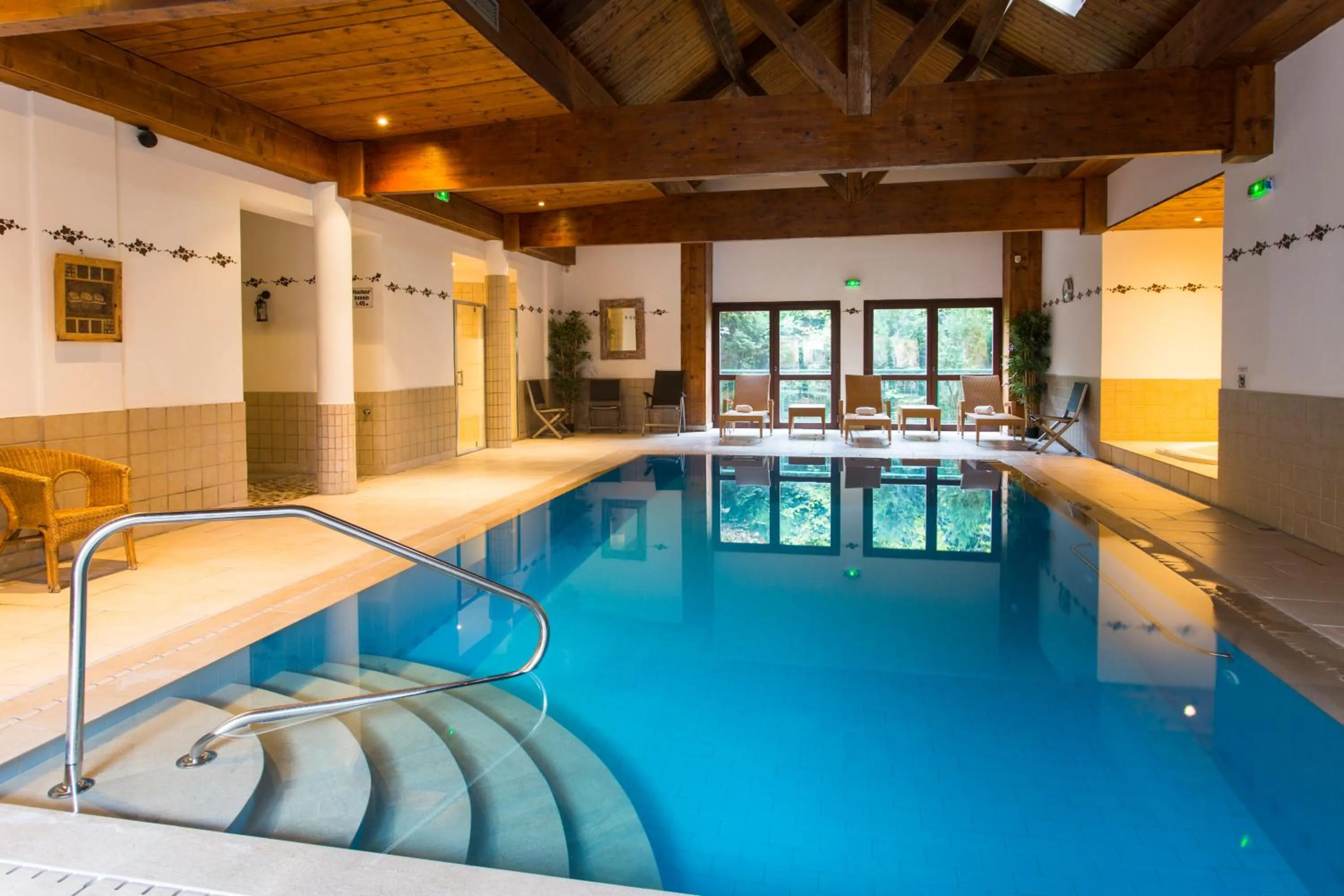 Swimming pool in Le Domaine de Rouffach
