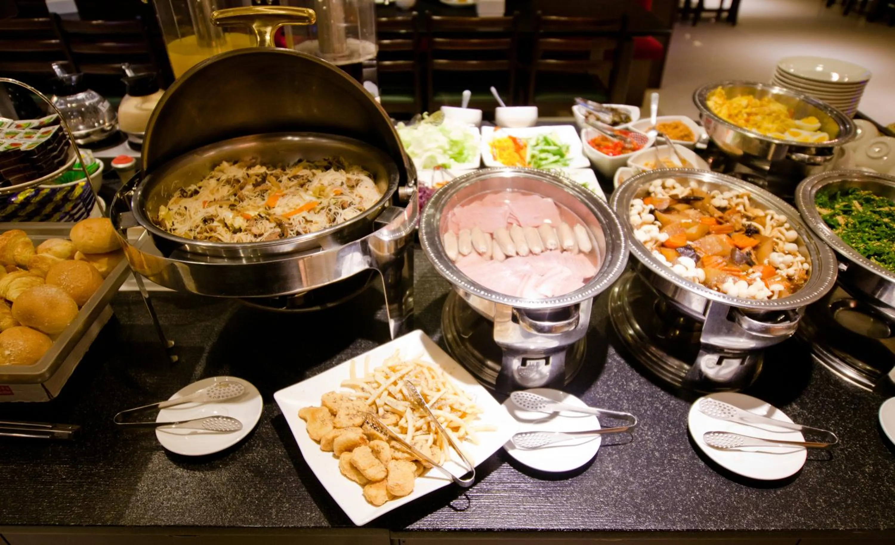 Restaurant/places to eat in East Town 26 Hotel