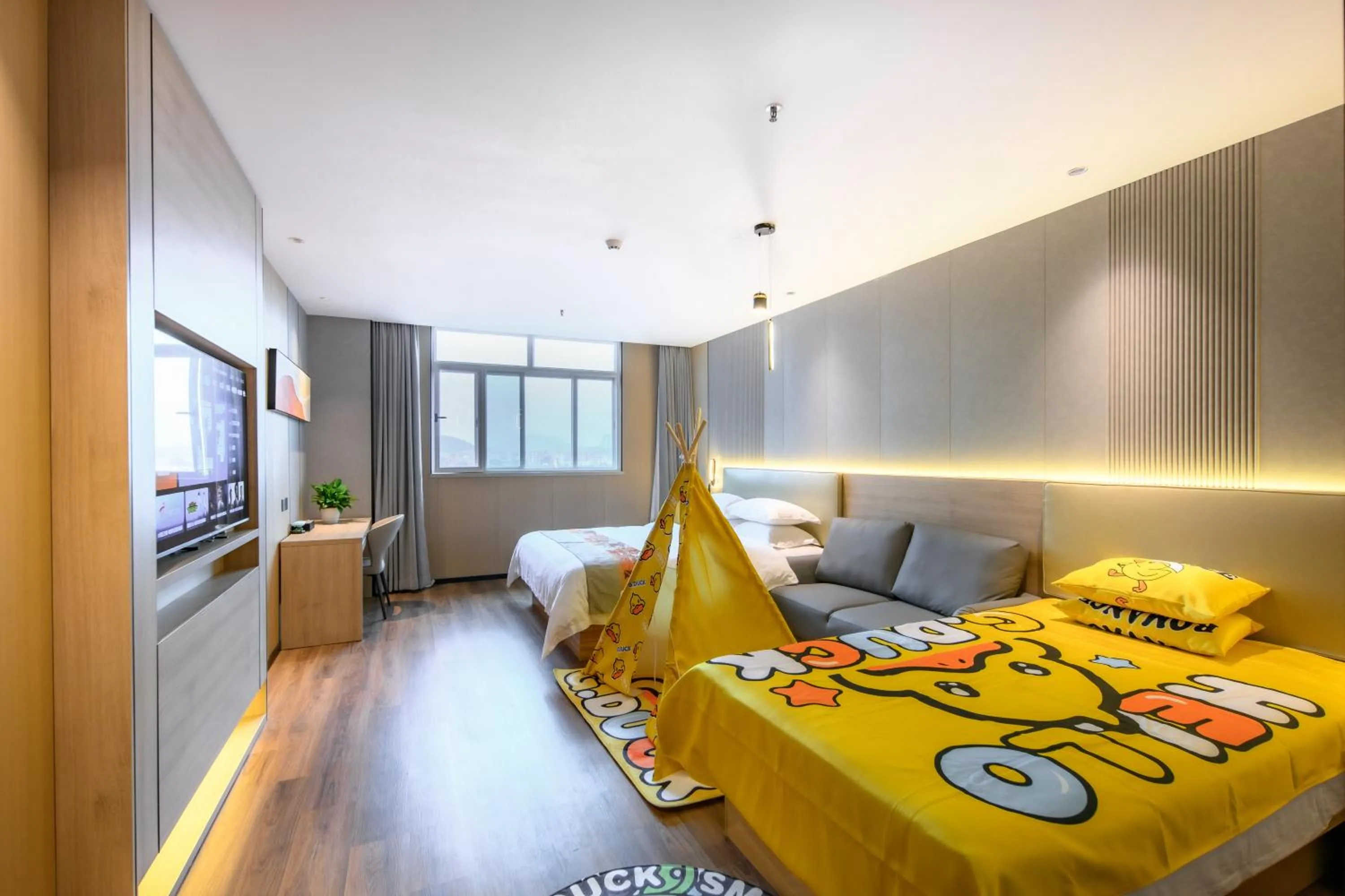 Photo of the whole room, Bed in Shanshui S Hotel