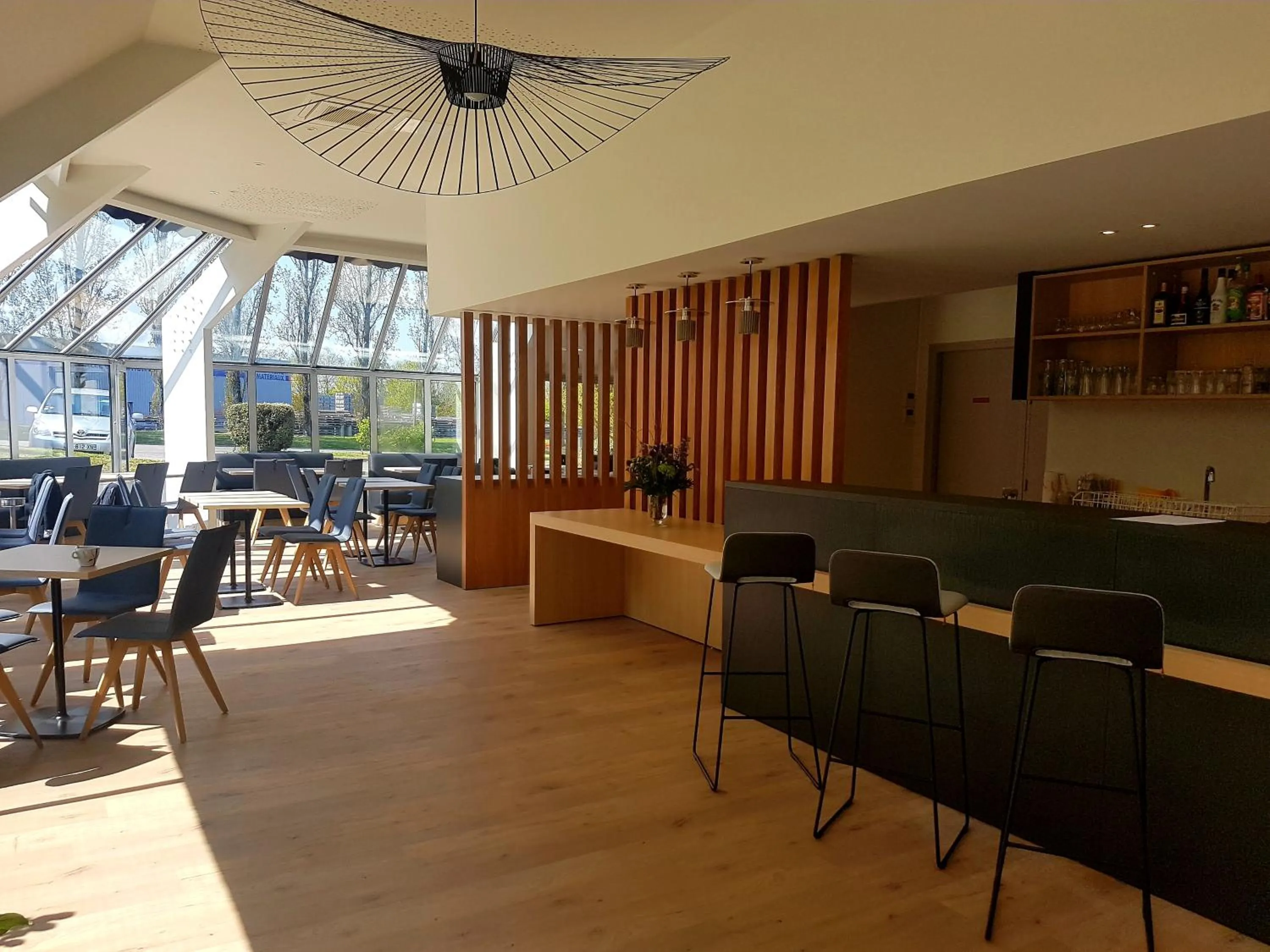 Restaurant/places to eat in Best Western Armor Park Dinan et Spa