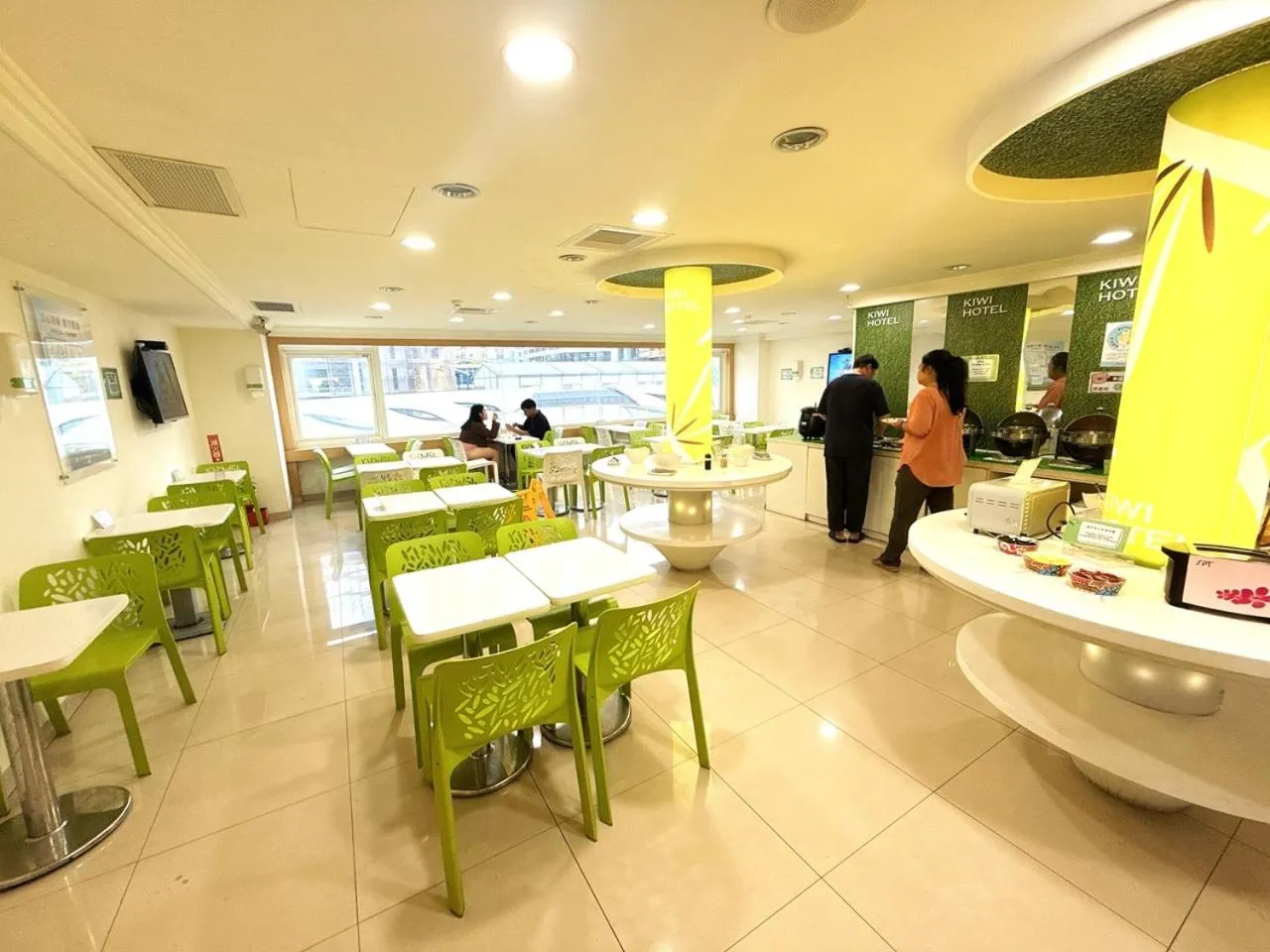 Restaurant/places to eat in Kiwi Express Hotel - Zhong Zheng Branch