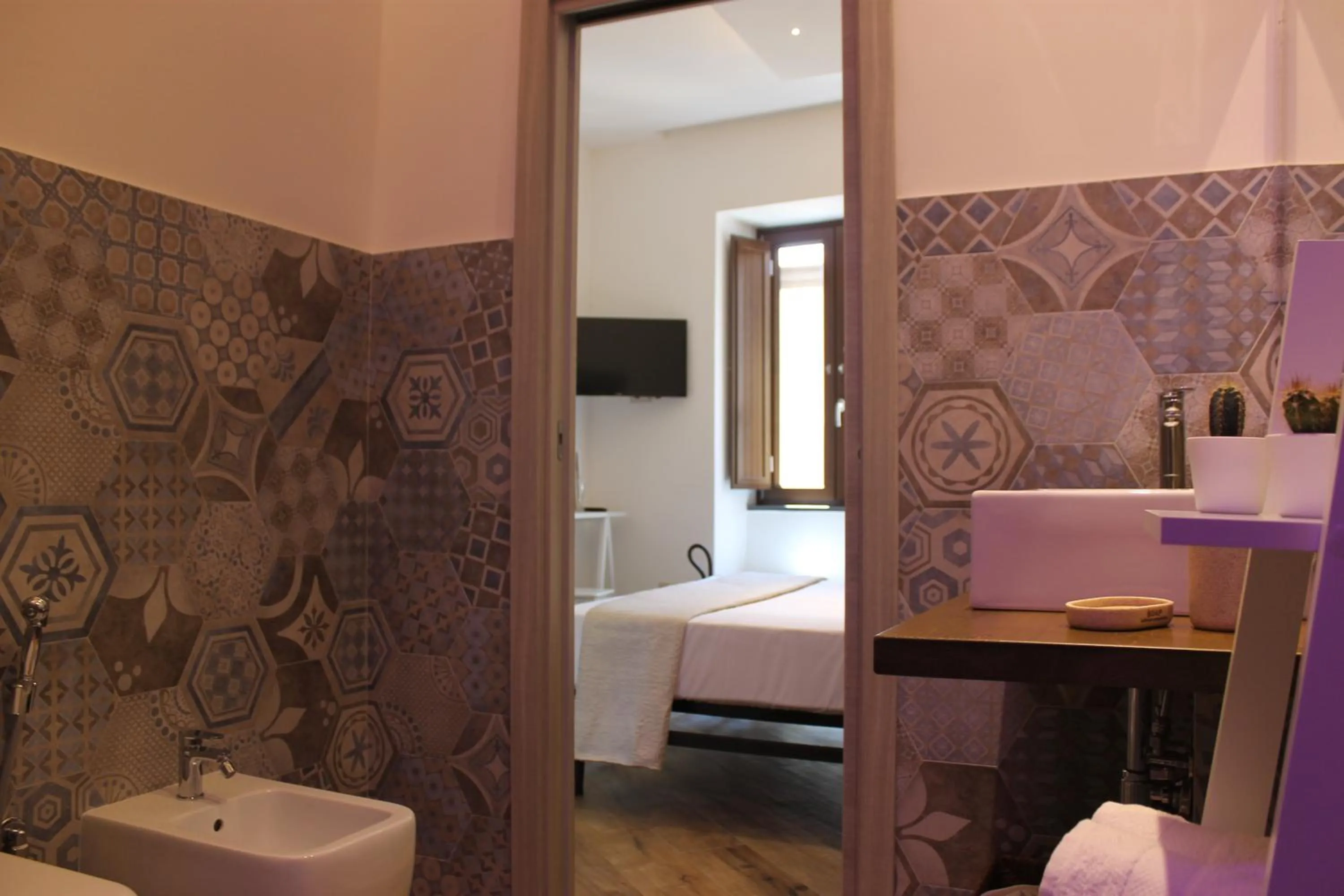 Bathroom, Bed in L'Orologio Bed & Breakfast