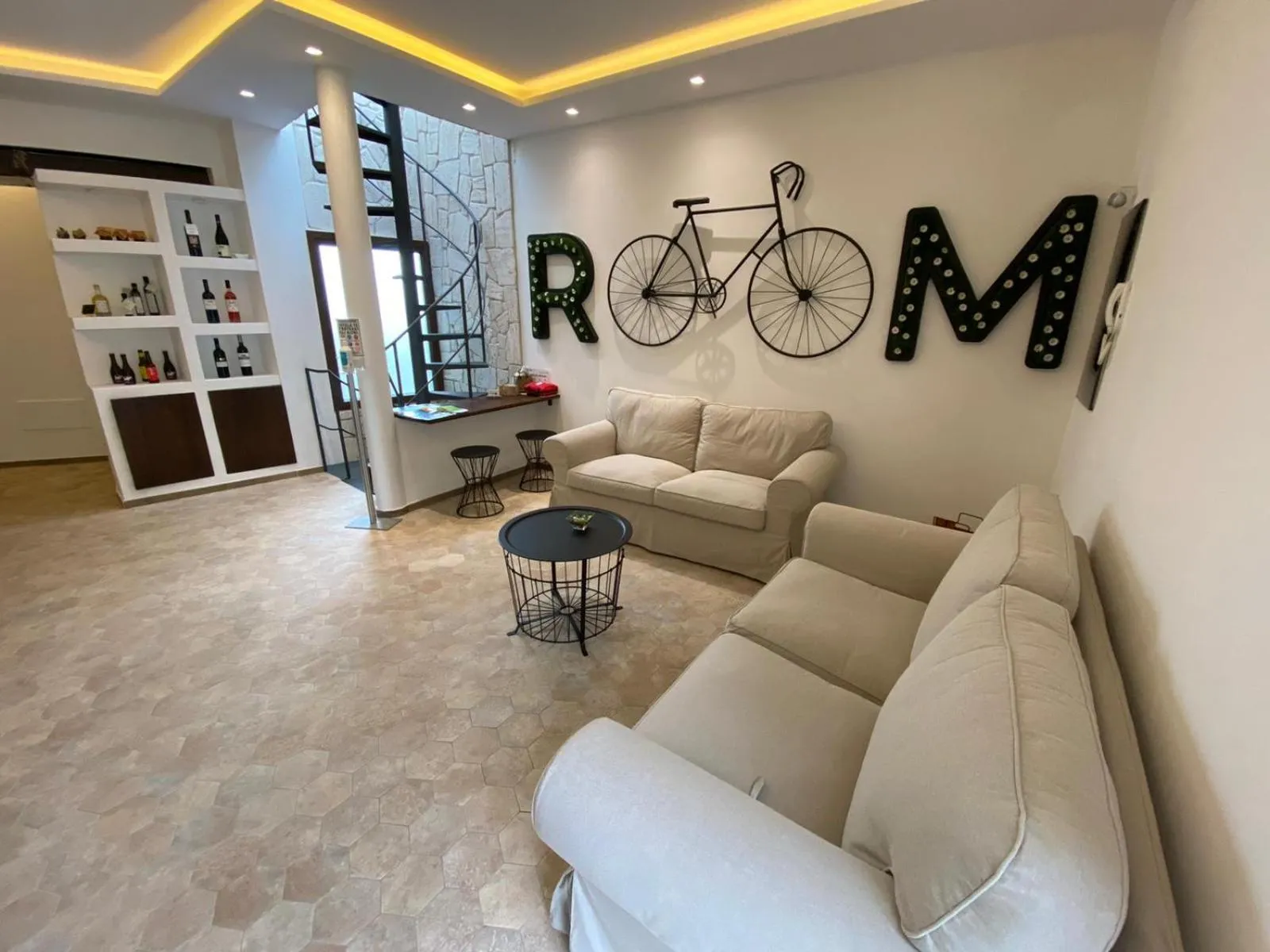 Communal lounge/ TV room in L'Orologio Bed & Breakfast