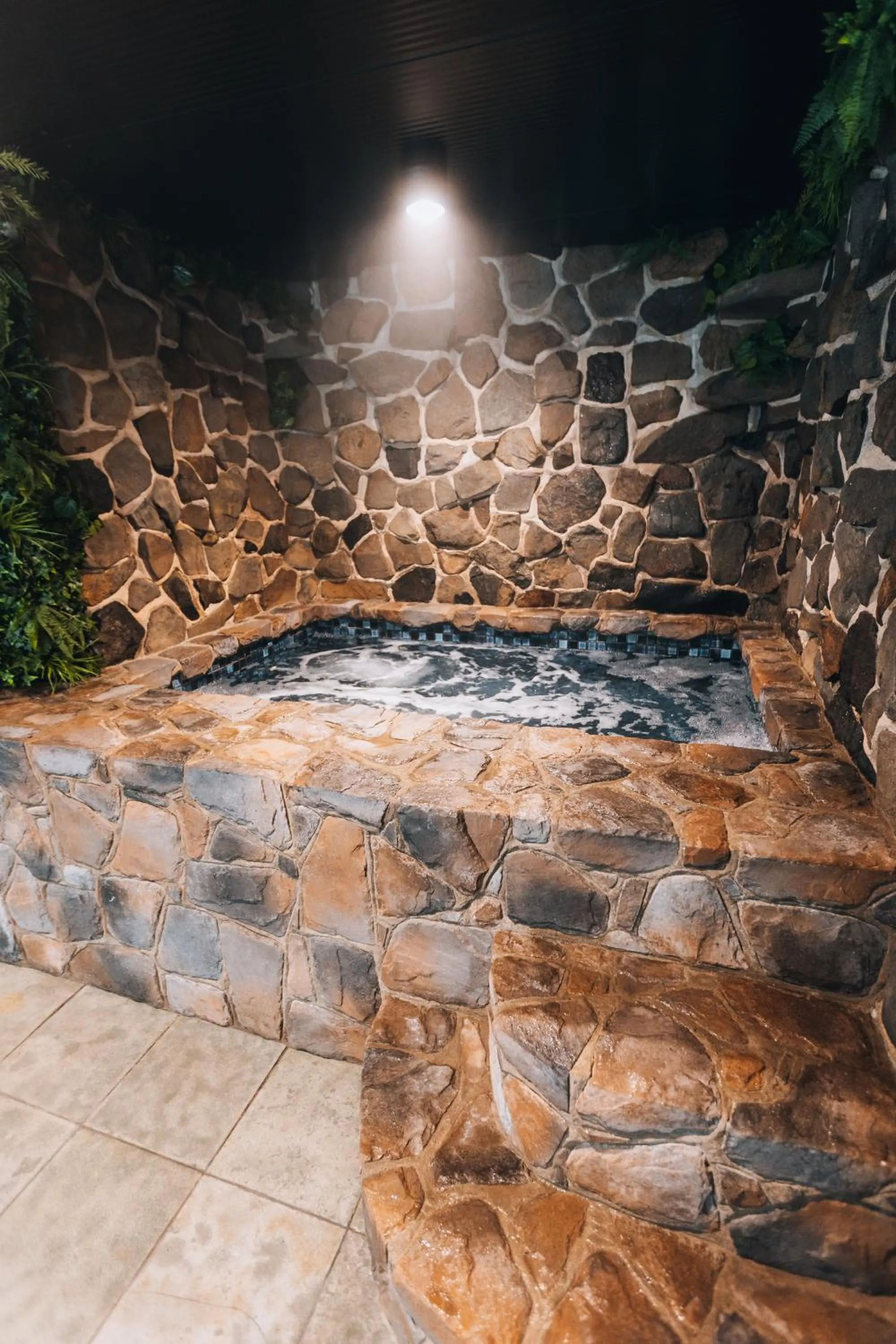 Hot Tub in Falls Creek Hotel
