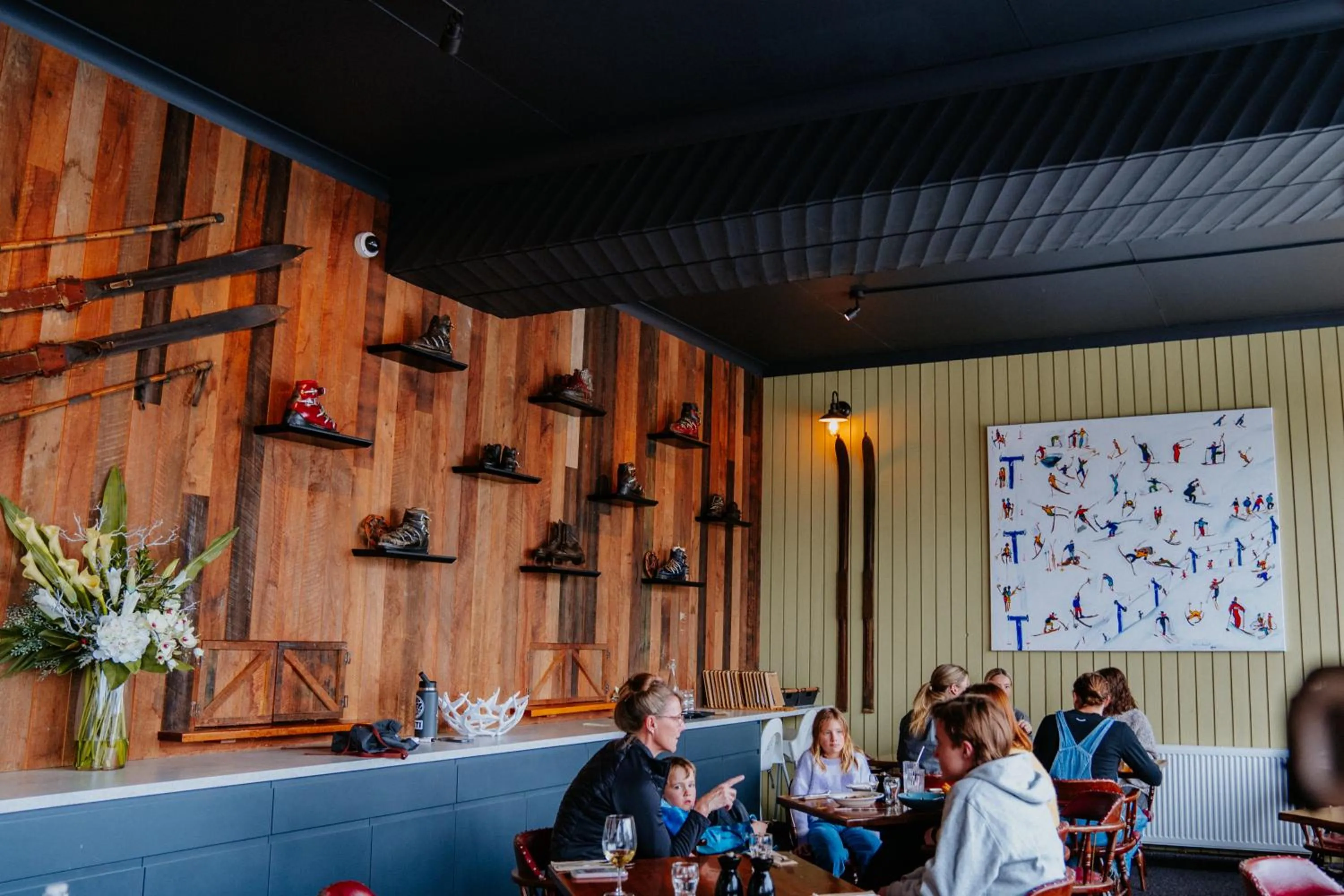Restaurant/places to eat in Falls Creek Hotel