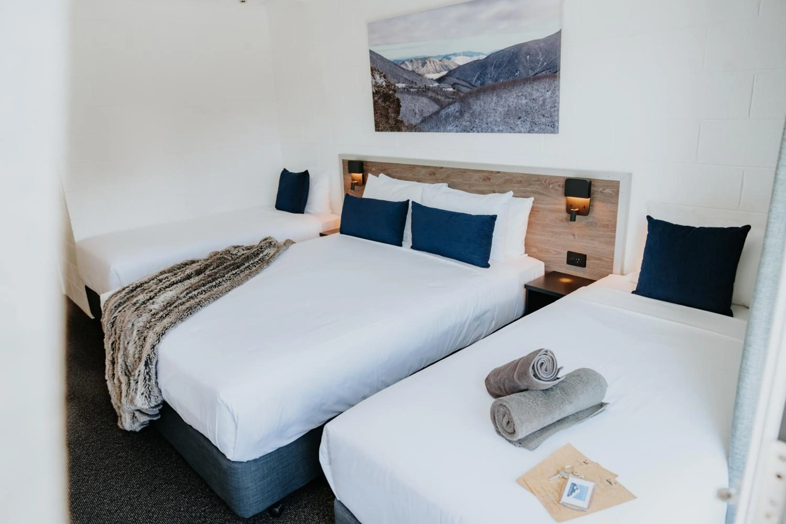 Bedroom, Bed in Falls Creek Hotel