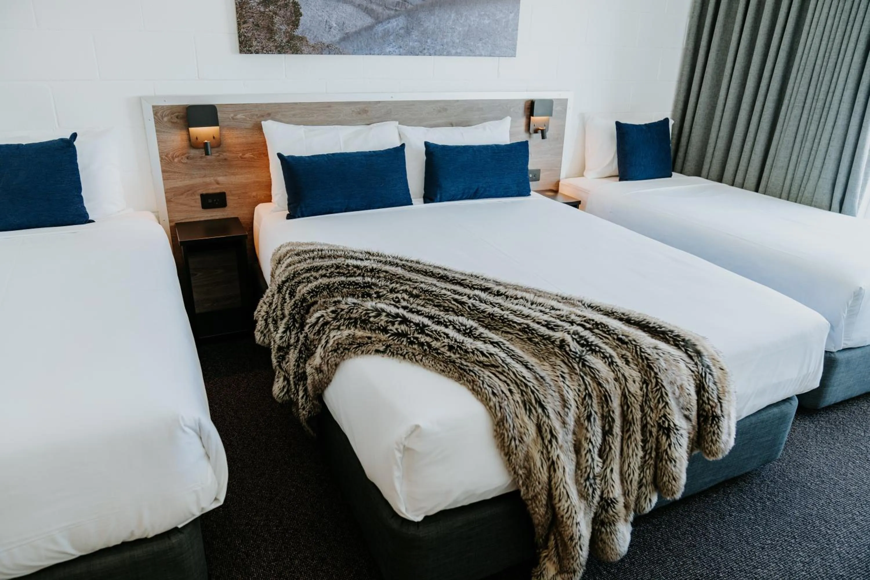 Bedroom, Bed in Falls Creek Hotel