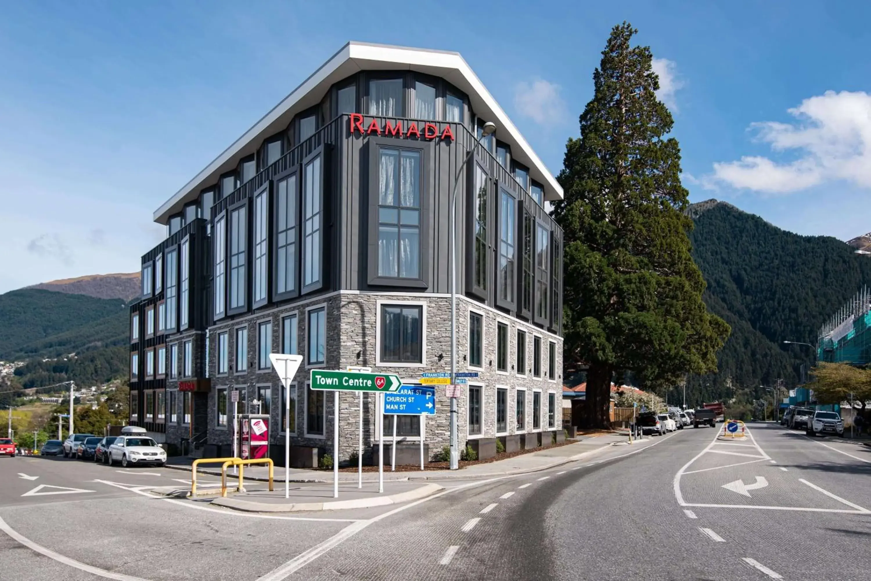 Property building in Ramada by Wyndham Queenstown Central Property building in Ramada by Wyndham Queenstown Central