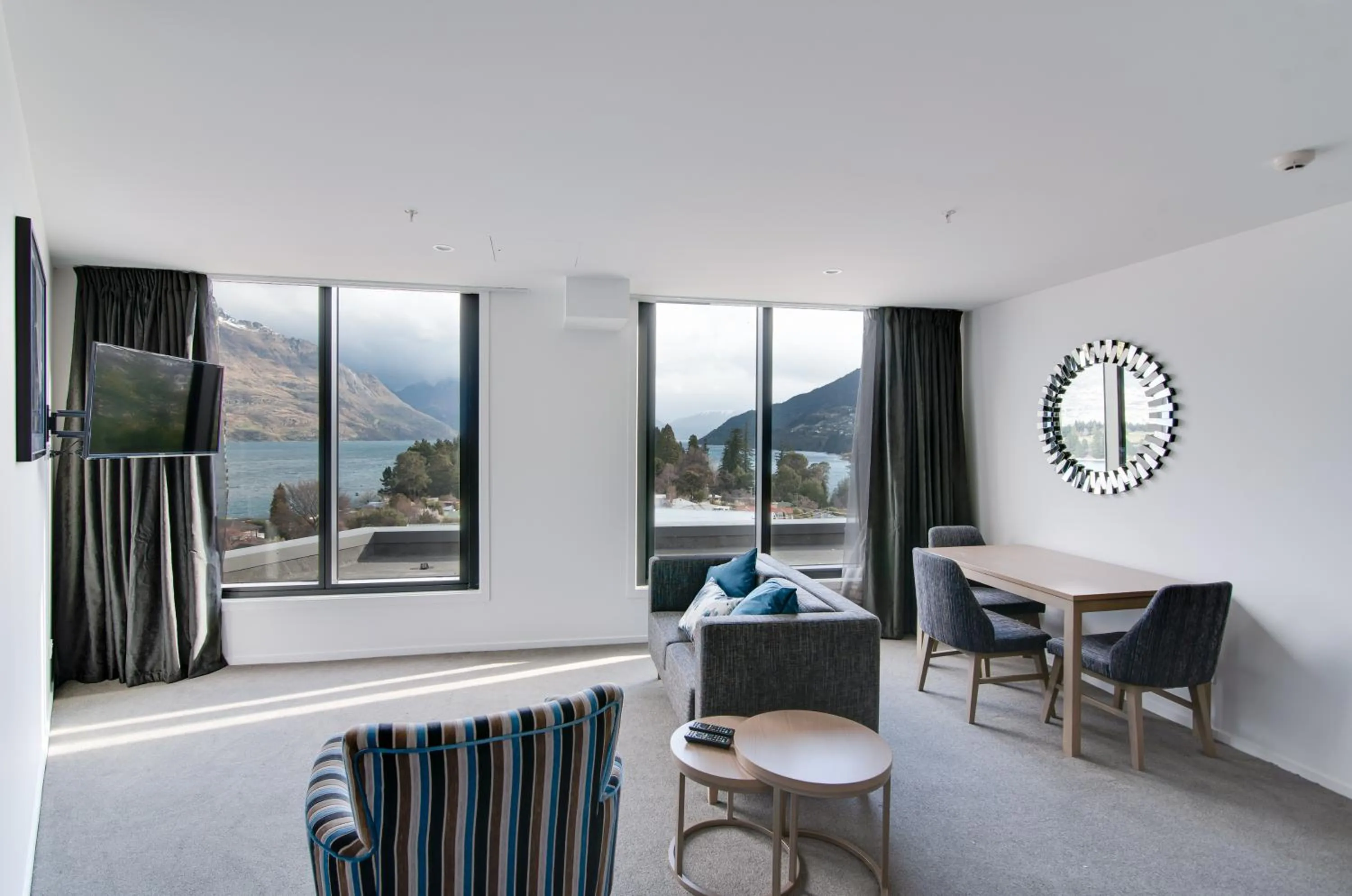 Living room in Ramada by Wyndham Queenstown Central