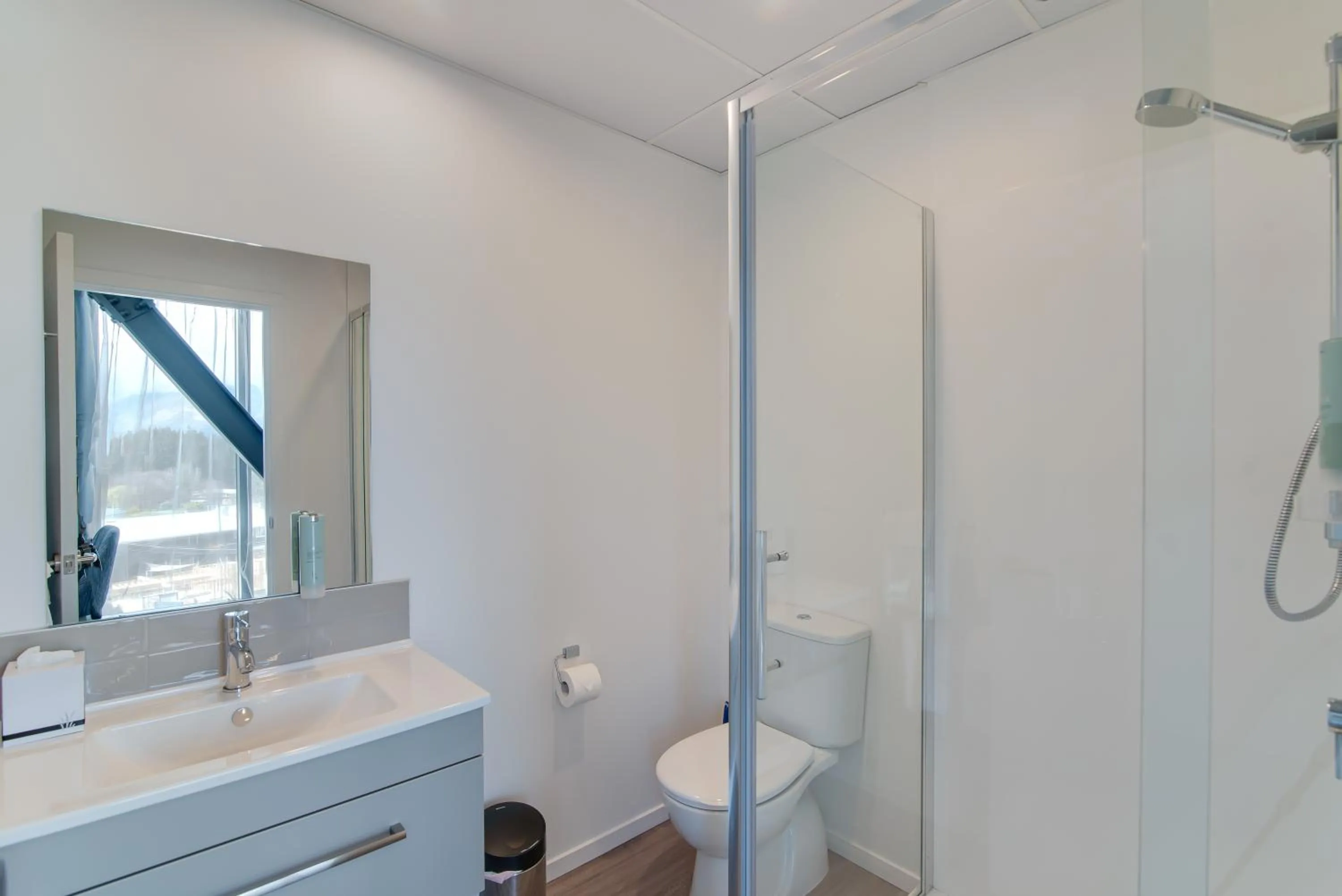 Bathroom in Ramada by Wyndham Queenstown Central
