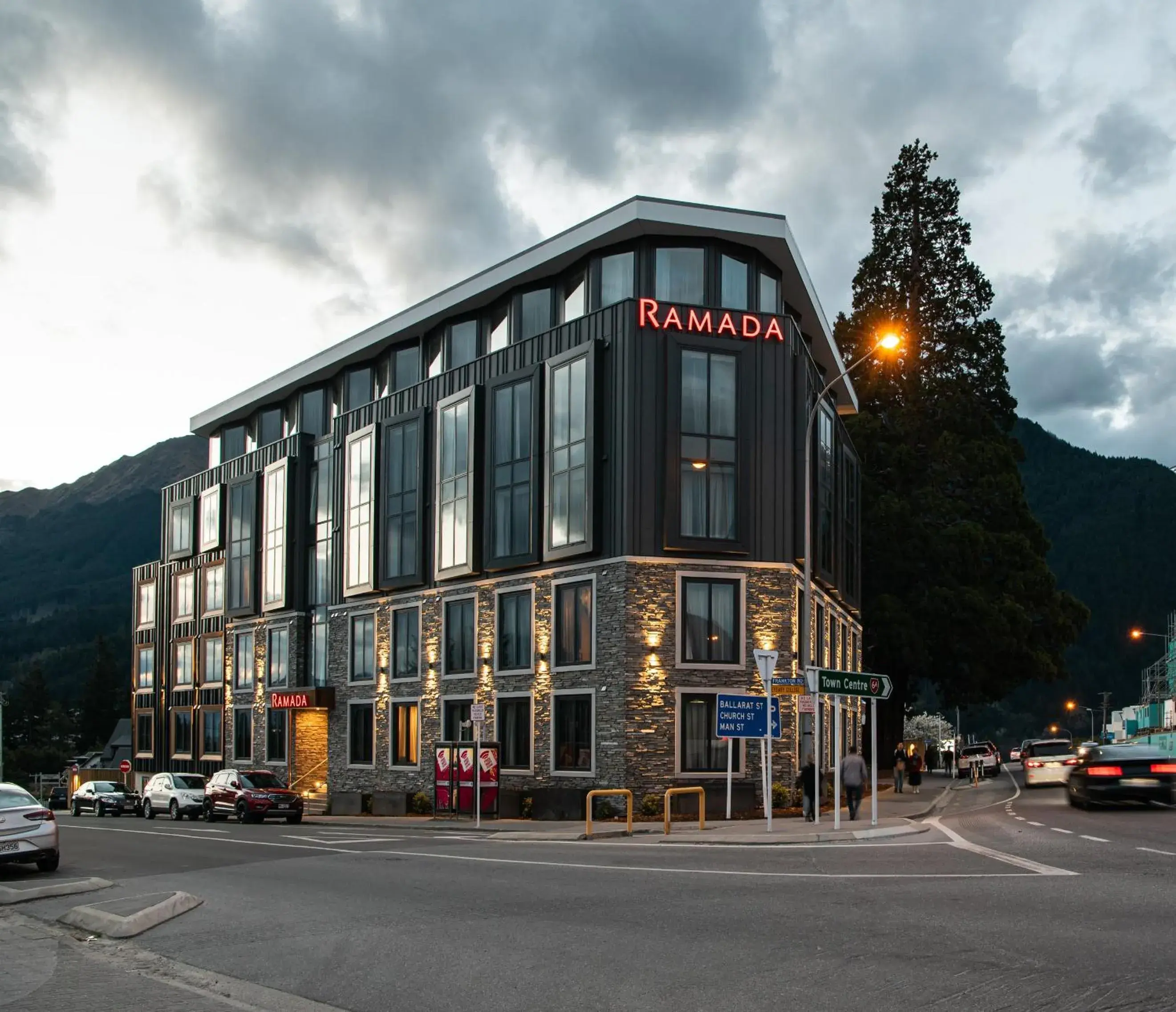 Property building in Ramada by Wyndham Queenstown Central Property building in Ramada by Wyndham Queenstown Central