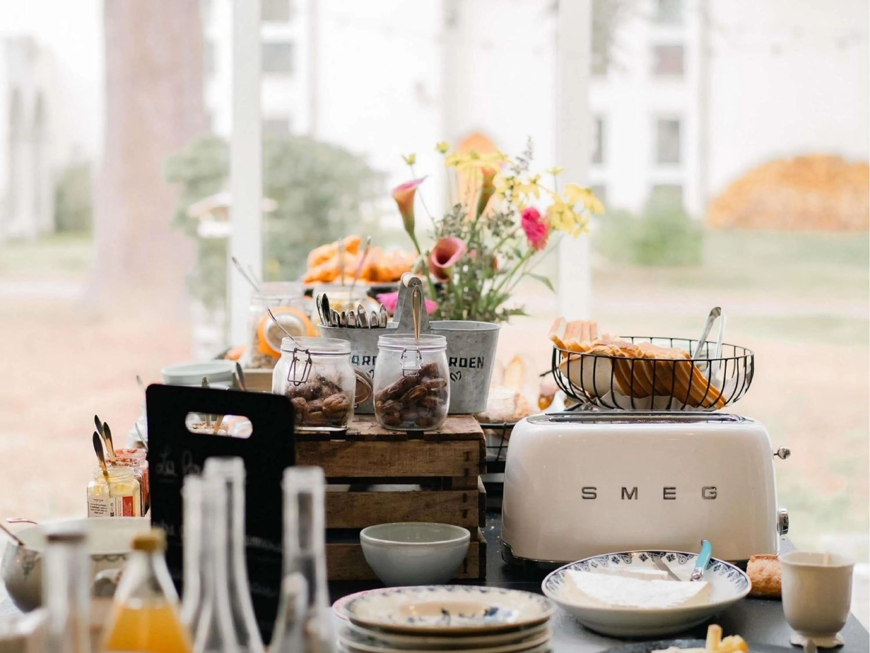 Property building in Hotel Mercure Parc du Coudray - Barbizon