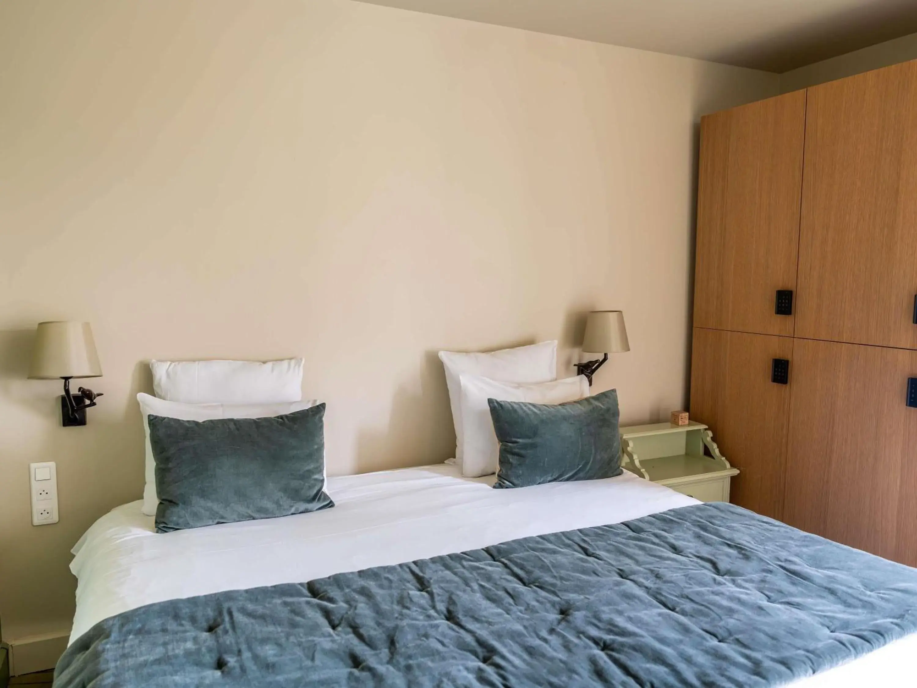 Tribe Room - One Double Bed and 4 Single Beds. in Hotel Mercure Parc du Coudray - Barbizon Tribe Room - One Double Bed and 4 Single Beds. in Hotel Mercure Parc du Coudray - Barbizon