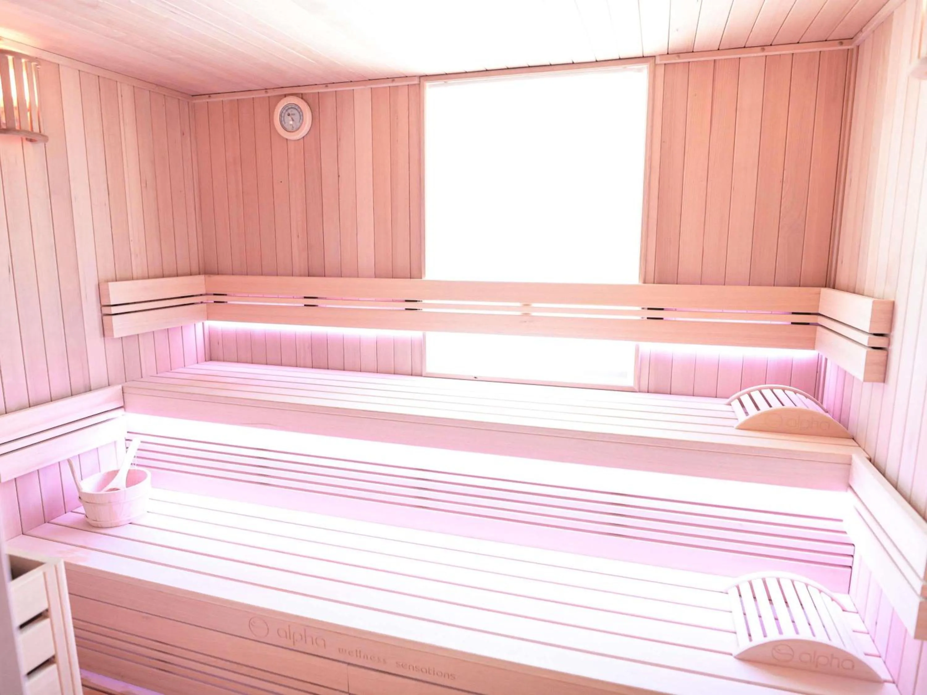 Spa and wellness centre/facilities, Bed in Hotel Mercure Parc du Coudray - Barbizon