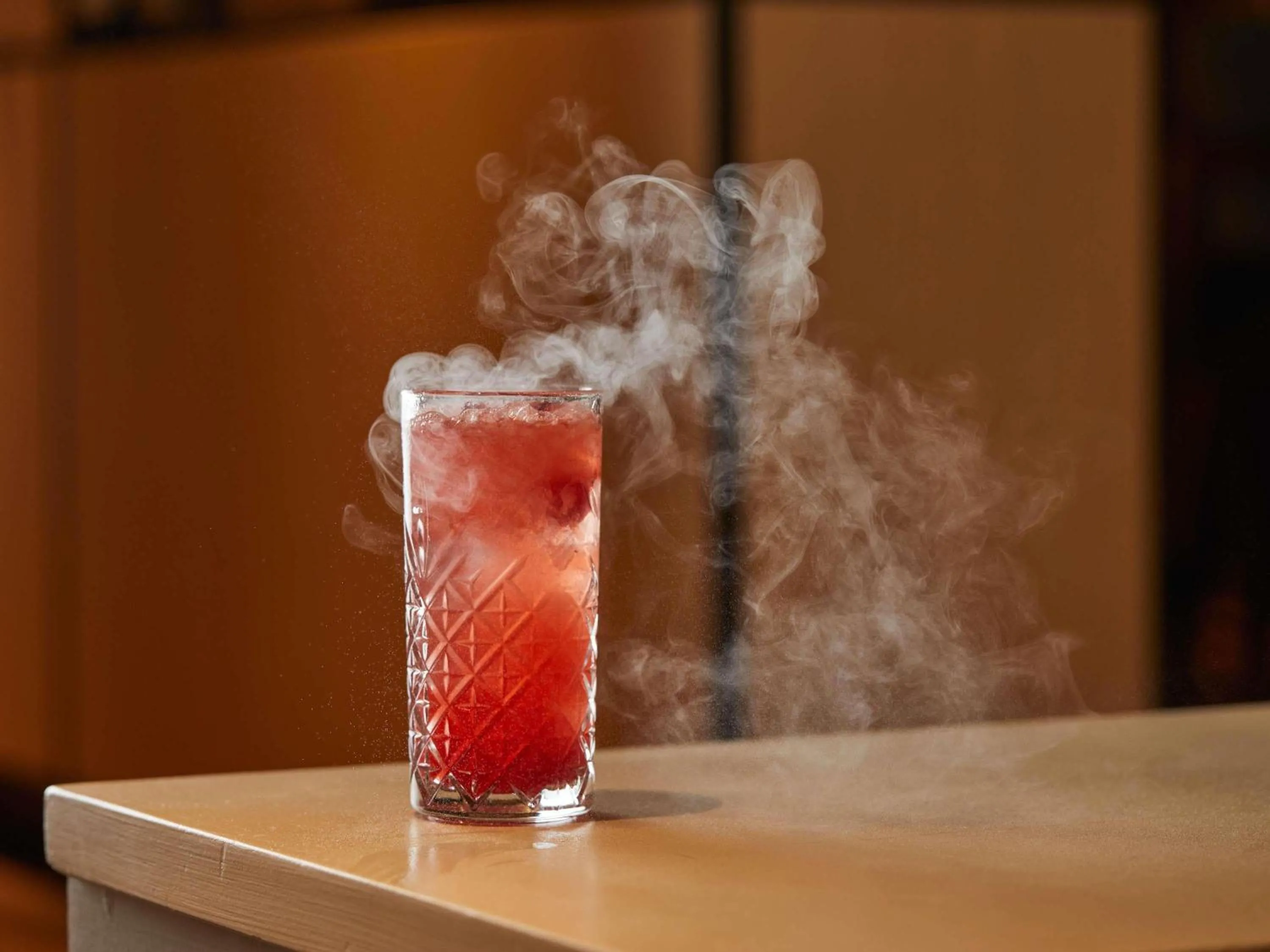 Lounge or bar in Hotel Mercure Parc du Coudray - Barbizon