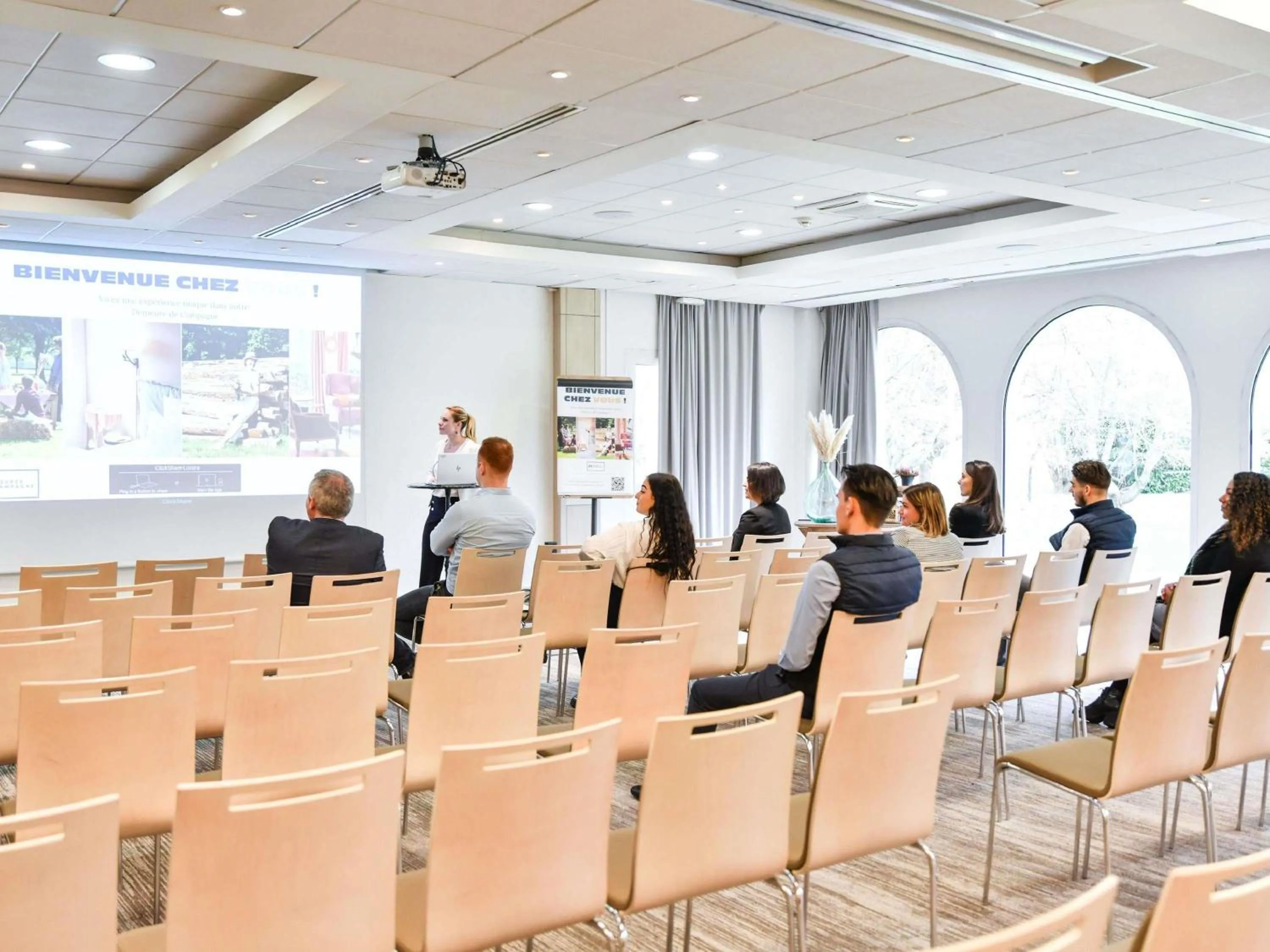 Meeting/conference room in Hotel Mercure Parc du Coudray - Barbizon