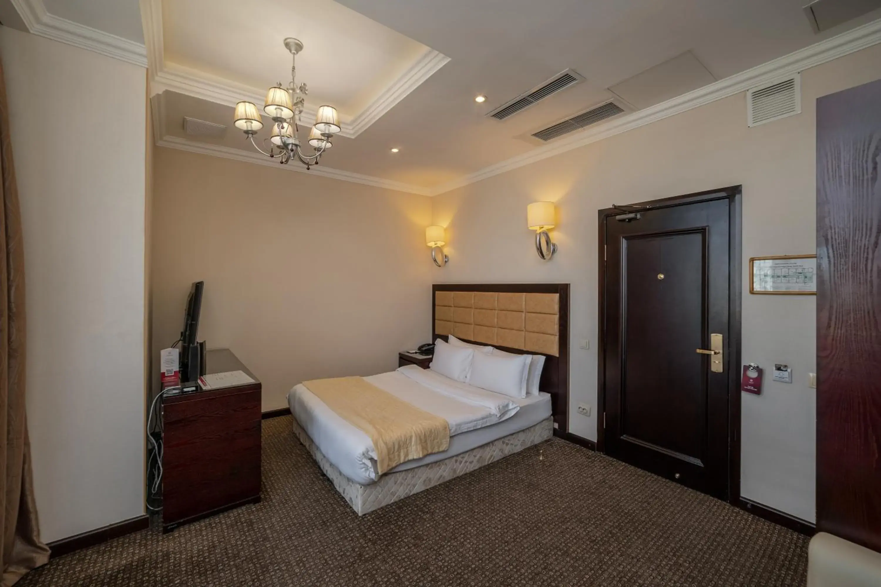 Bed in Jannat Regency Bed in Jannat Regency