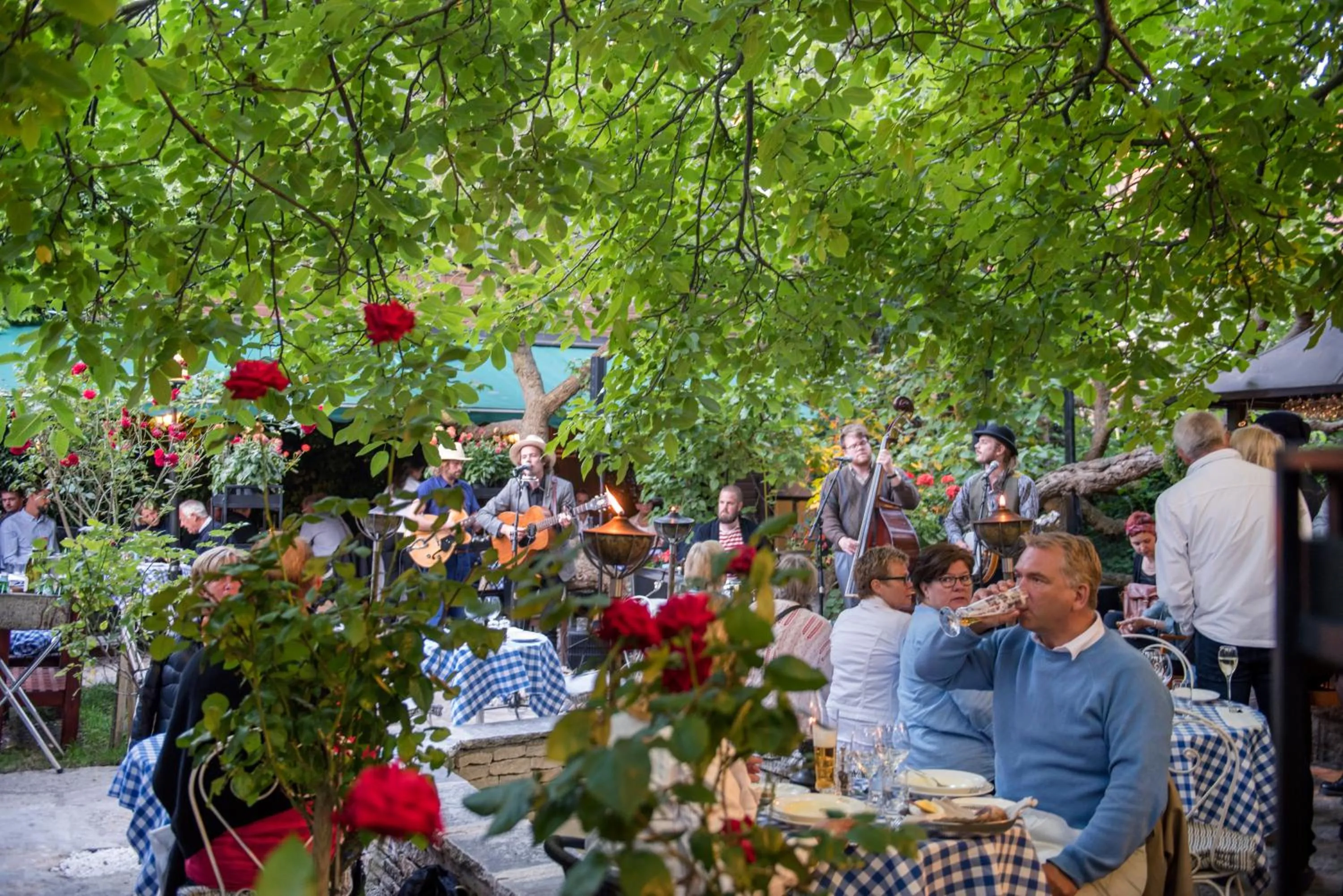 Restaurant/places to eat in Värdshuset Lindgården