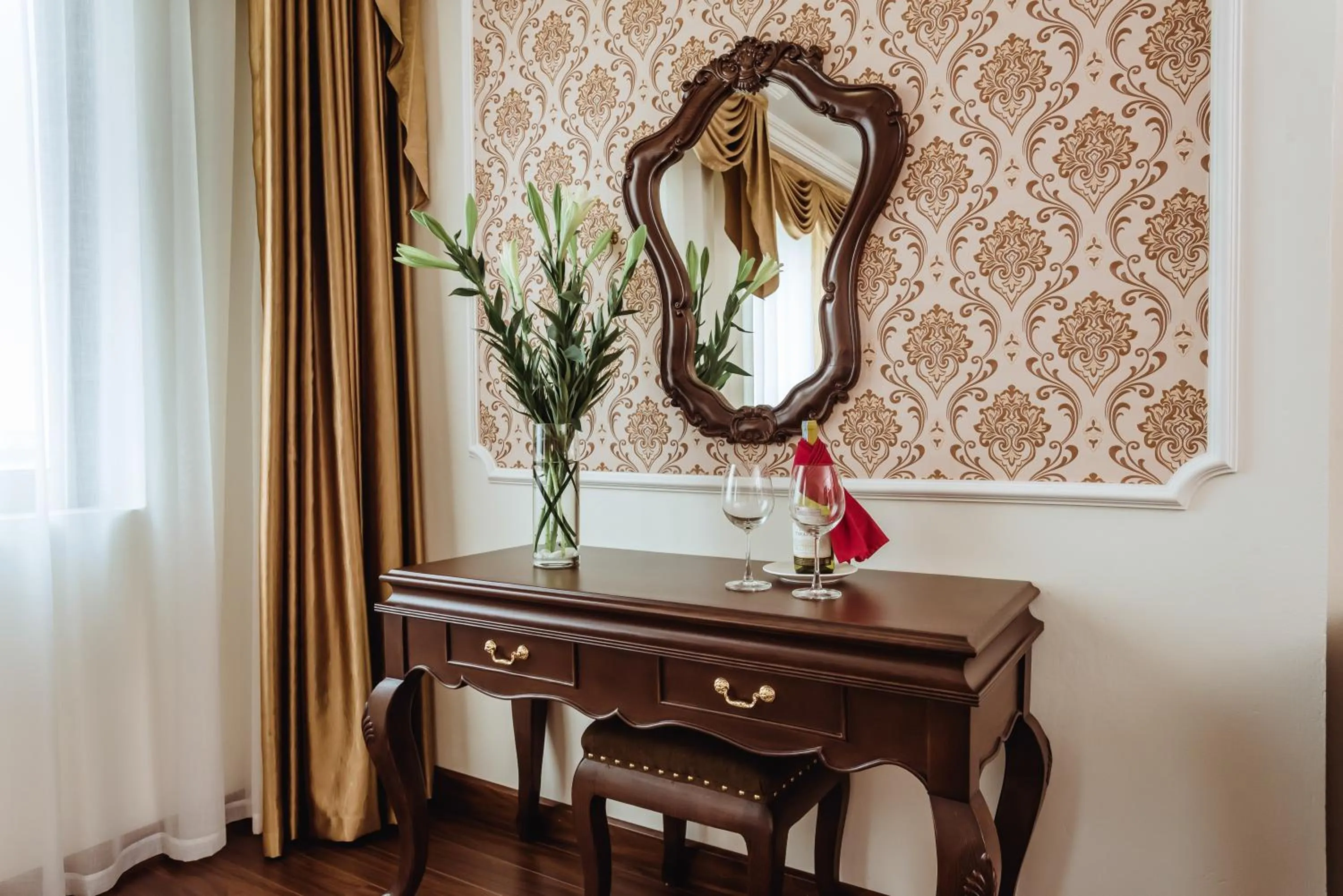 Decorative detail in Dragon Legend Hotel