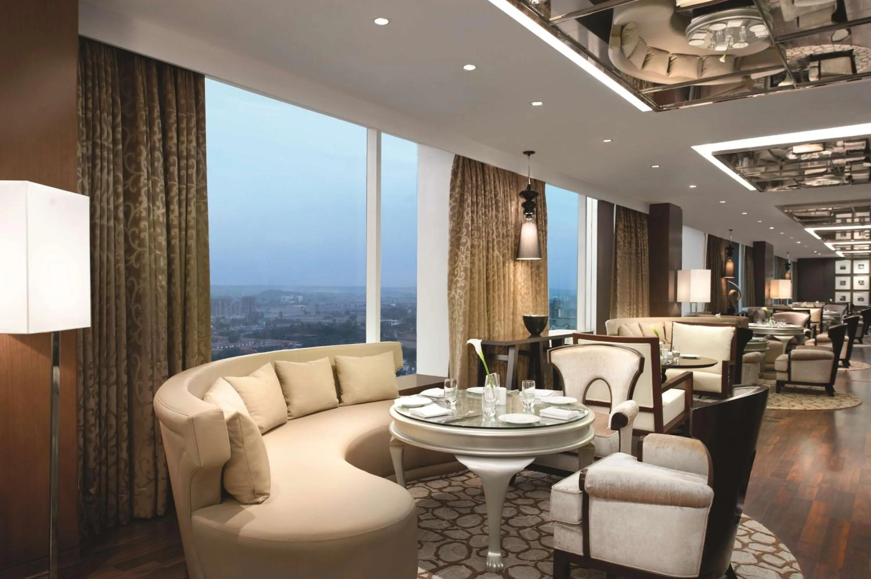 Lounge or bar in Hyatt Regency Gurgaon