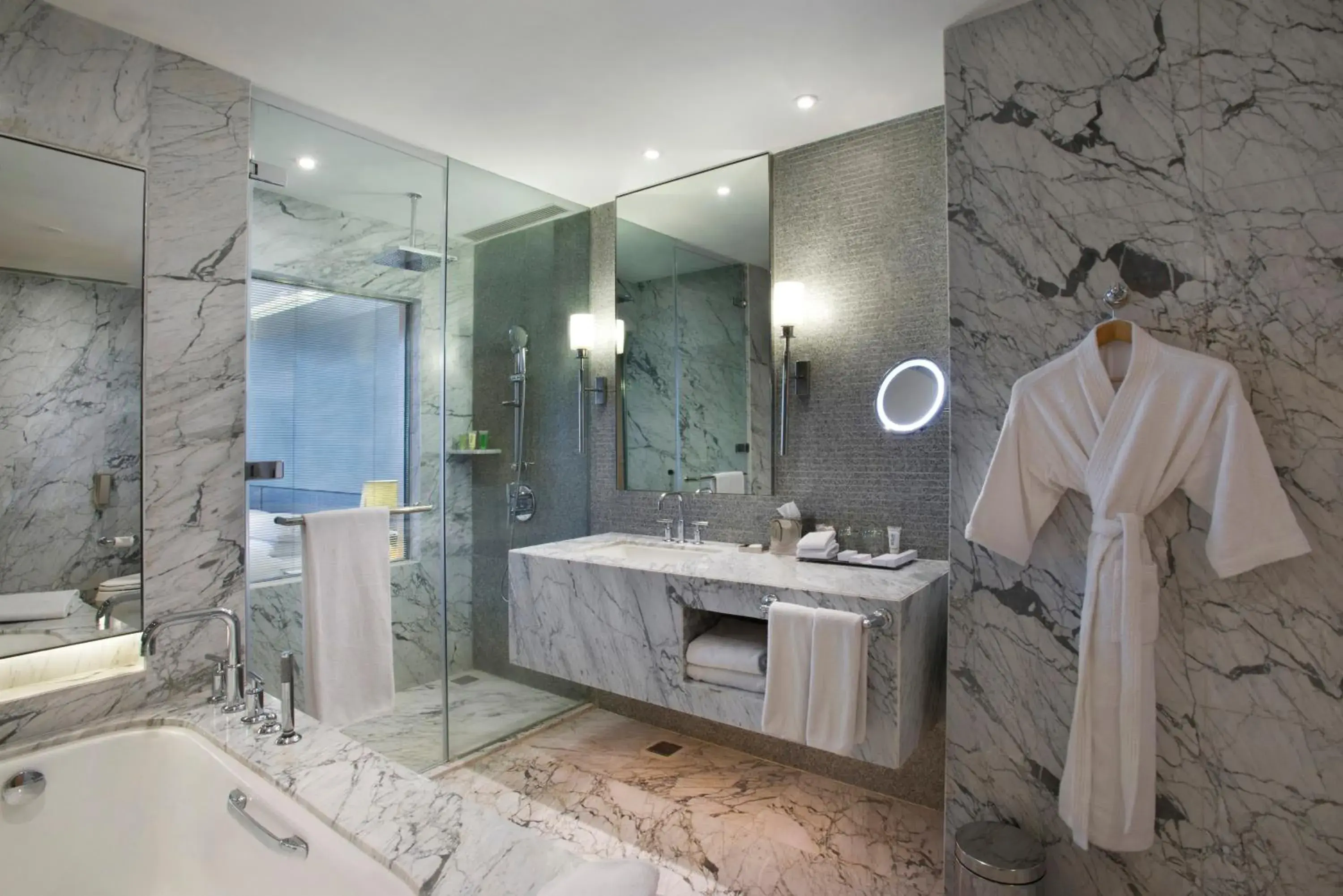 Bathroom in Hyatt Regency Gurgaon Bathroom in Hyatt Regency Gurgaon