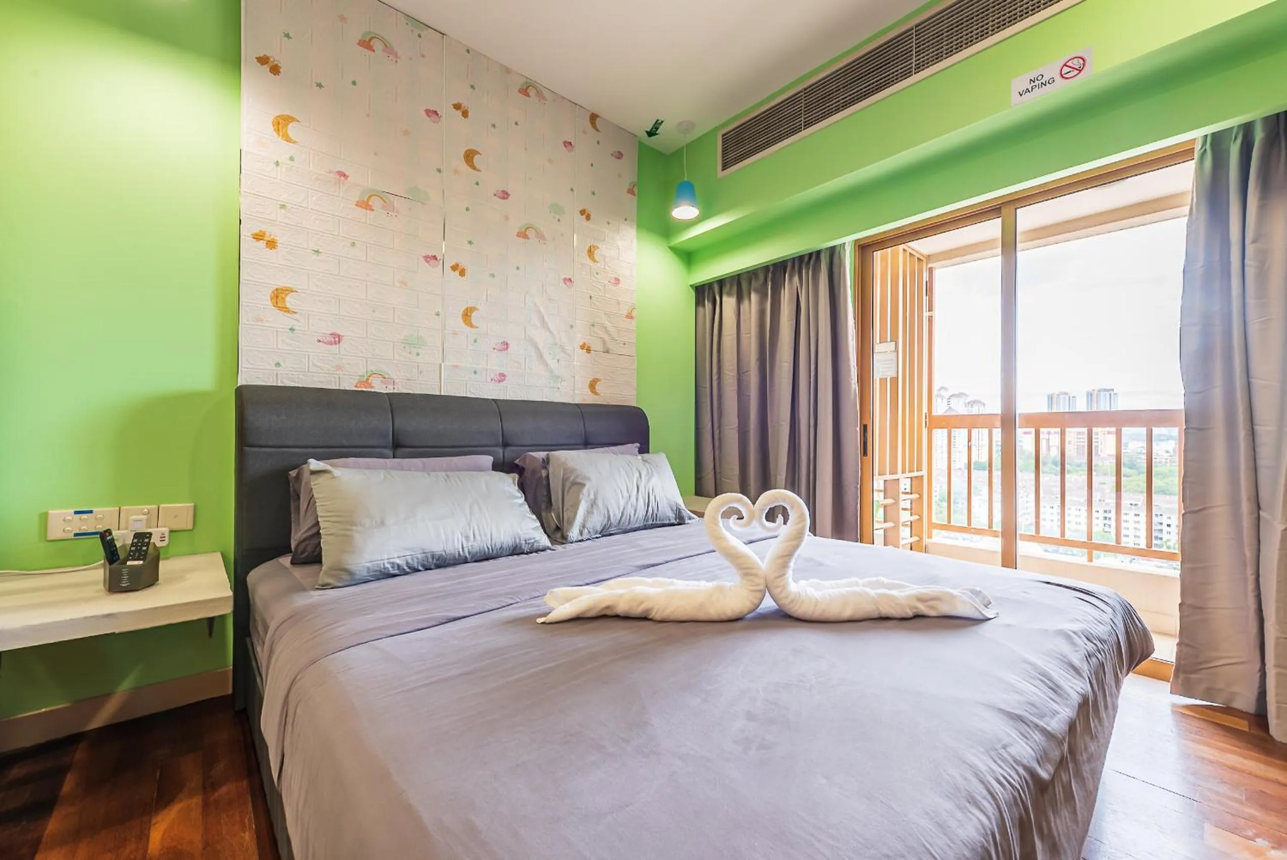 Bed in Resort Suites Pyramid & Lagoon