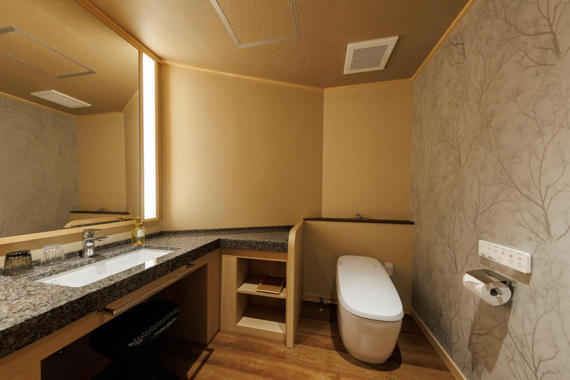 Toilet in Kinugawa Grand Hotel Yumenotoki