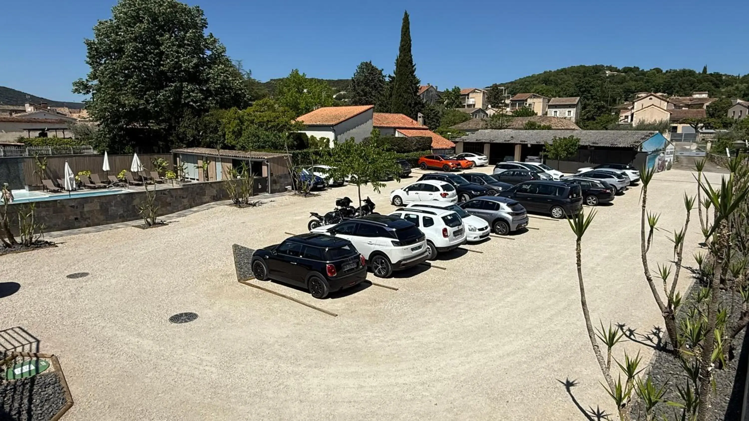 Parking in Logis Hôtel Restaurant Bellevue Parking in Logis Hôtel Restaurant Bellevue